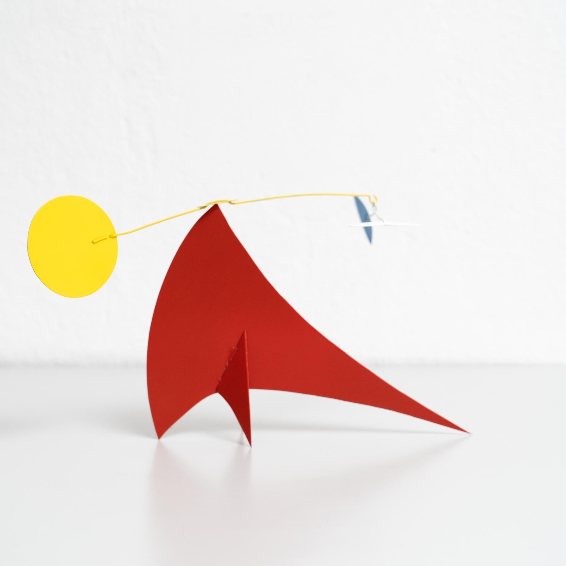Leuchtende Bewegung: Kinetische Skulptur – Eisen, Farbe, Bewegung (Moderne der Mitte des Jahrhunderts)