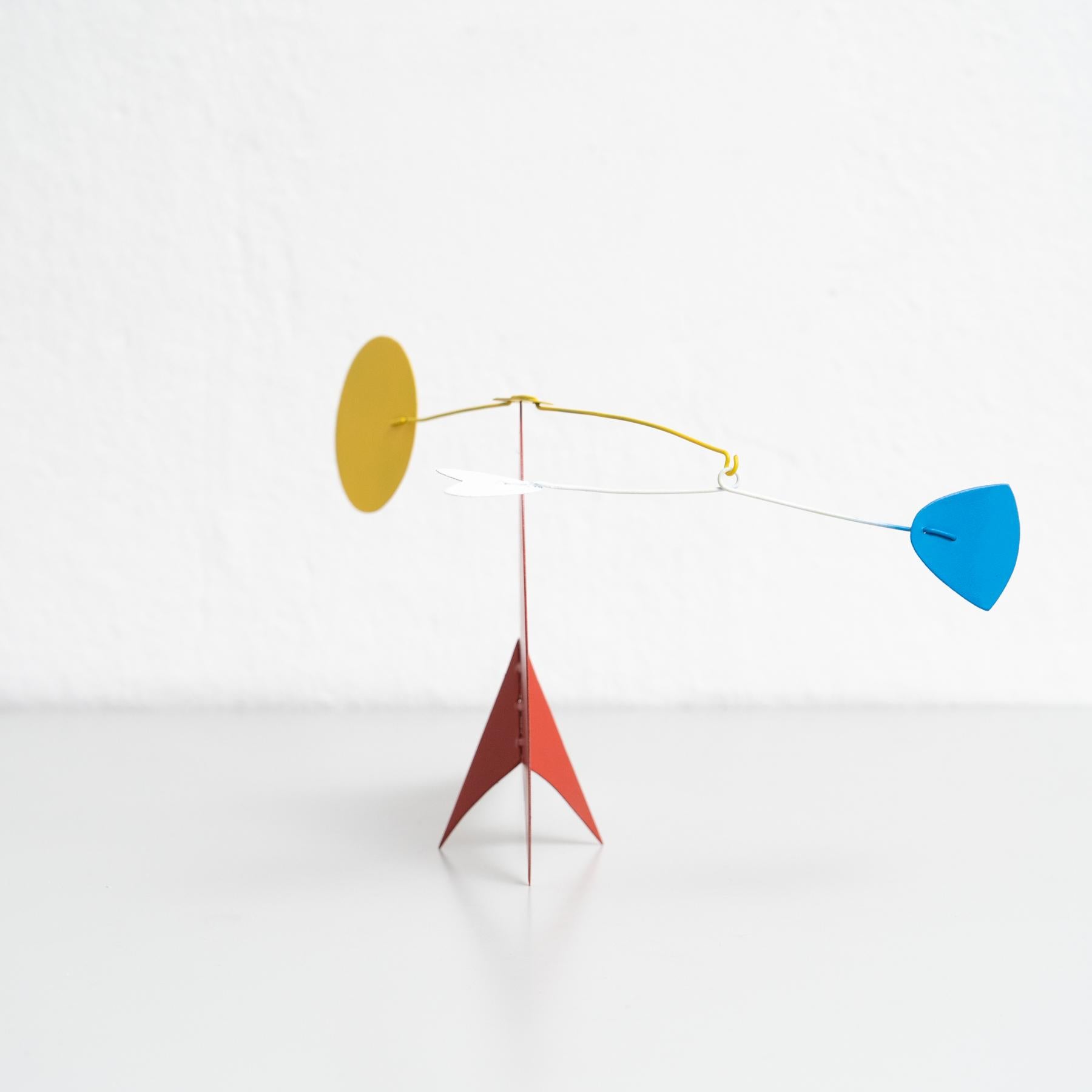 Leuchtende Bewegung: Kinetische Skulptur – Eisen, Farbe, Bewegung (Ende des 20. Jahrhunderts)