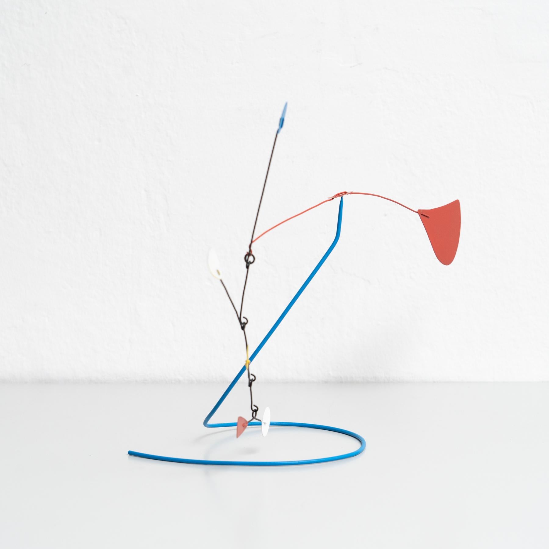 Mouvement vibrant : Sculpture cinétique - fer, peinture, mouvement en vente 1