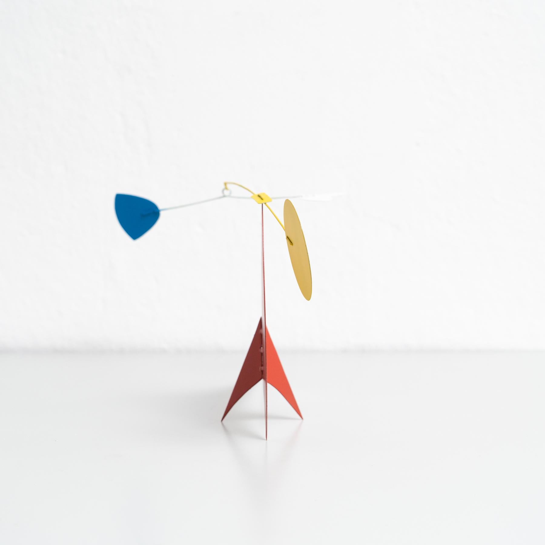 Leuchtende Bewegung: Kinetische Skulptur – Eisen, Farbe, Bewegung 1