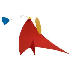 Leuchtende Bewegung: Kinetische Skulptur – Eisen, Farbe, Bewegung