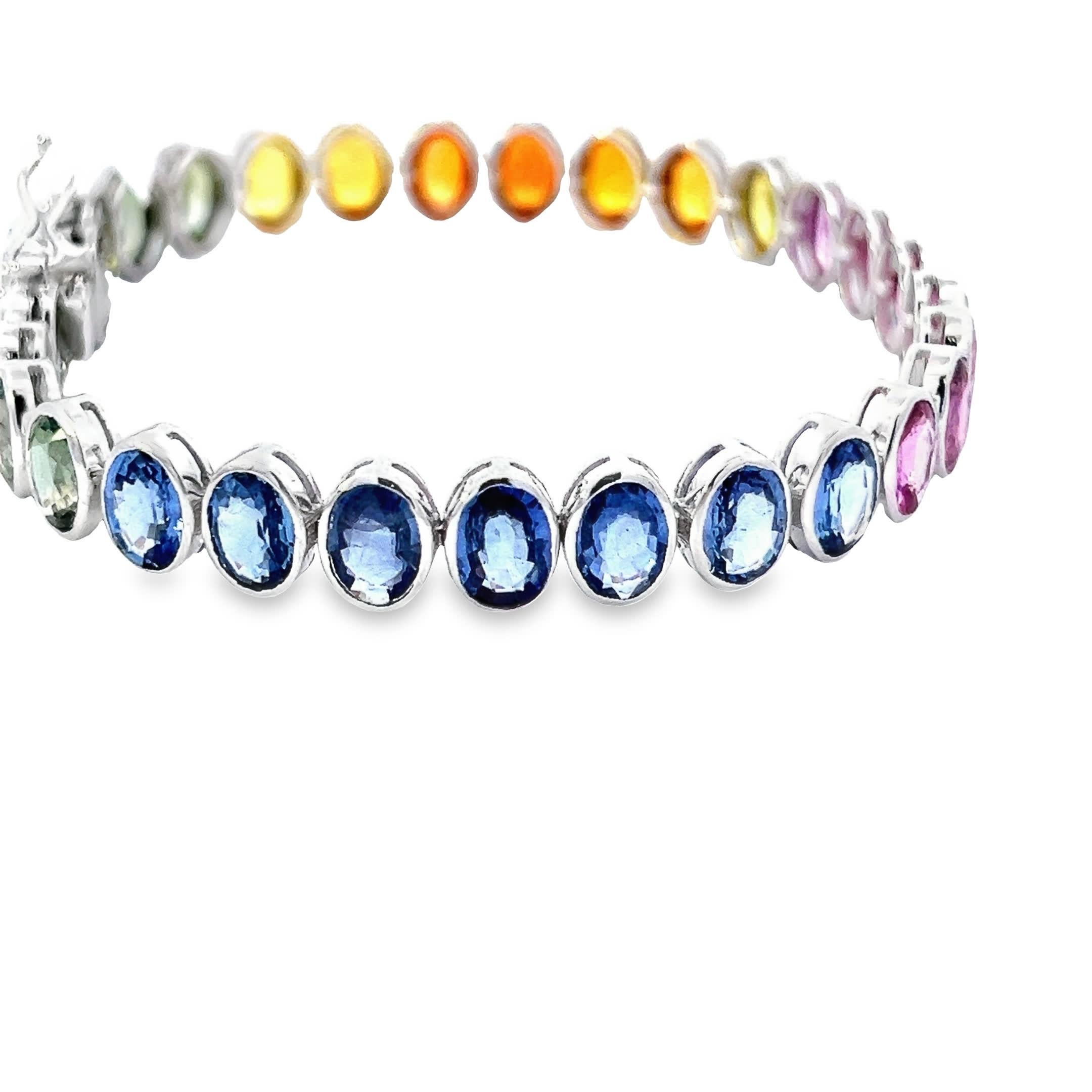 Leuchtend mehrfarbiges Edelsteinarmband Damen im Angebot