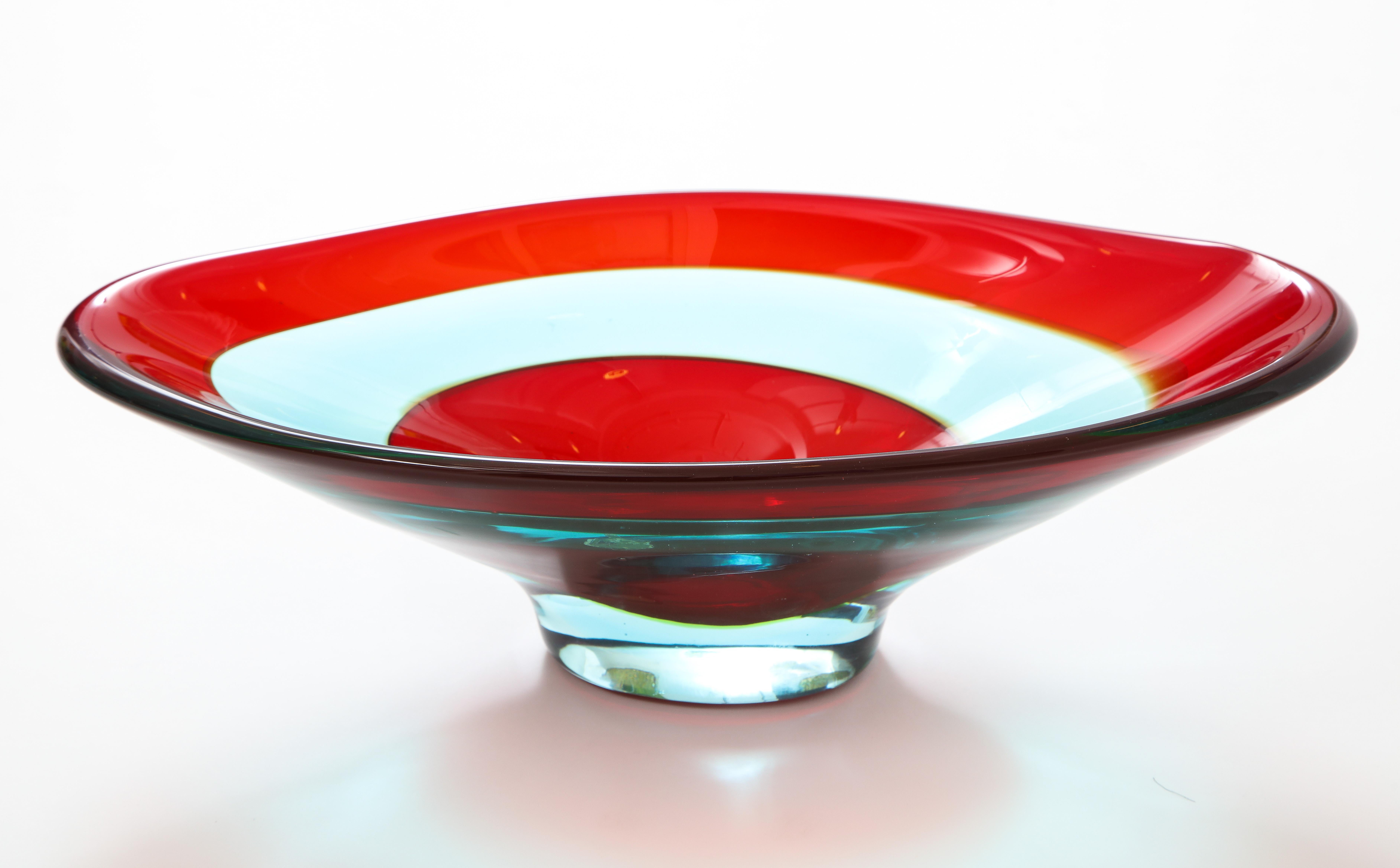 Vibrant Murano Glass Bowl by Fulvio Bianconi In Good Condition In Montreal, QC