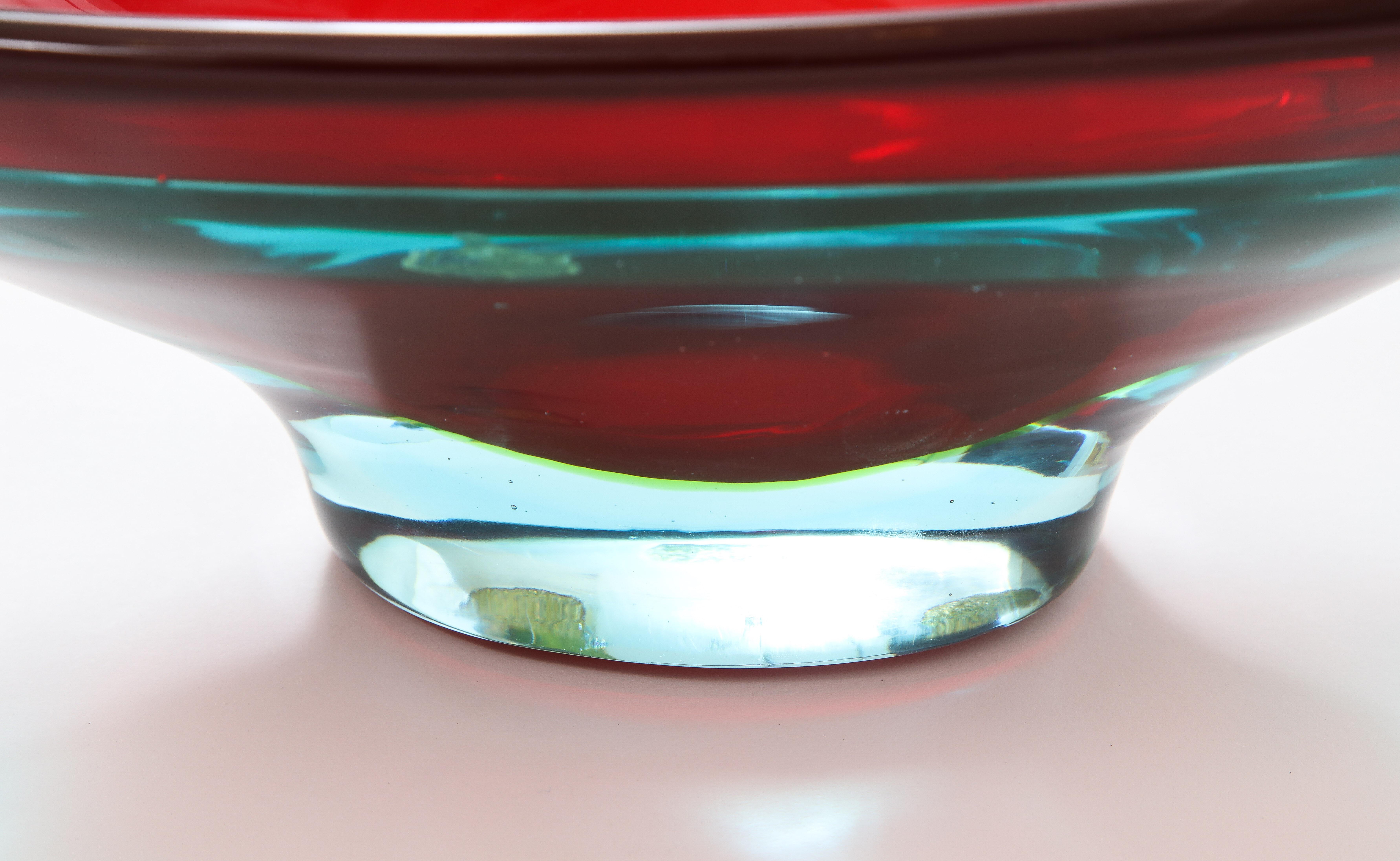 Mid-20th Century Vibrant Murano Glass Bowl by Fulvio Bianconi