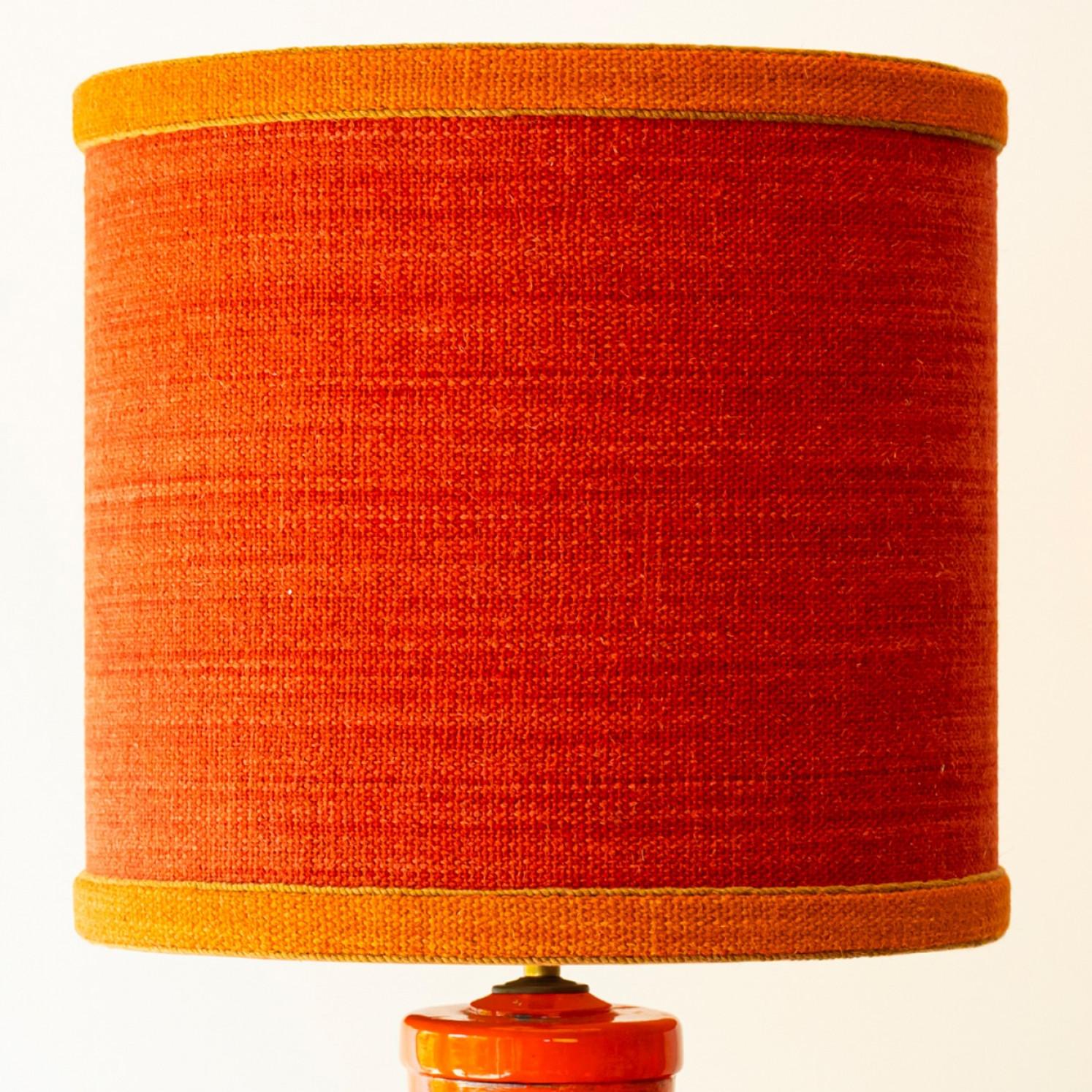 Vibrant Orange Ceramic Table Lamp, Lampshade by R. Houben, 1970 (Moderne der Mitte des Jahrhunderts) im Angebot