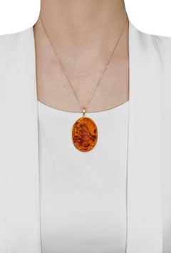 Lebendiger ovaler Bernstein-Anhänger aus 18K Gelbgold