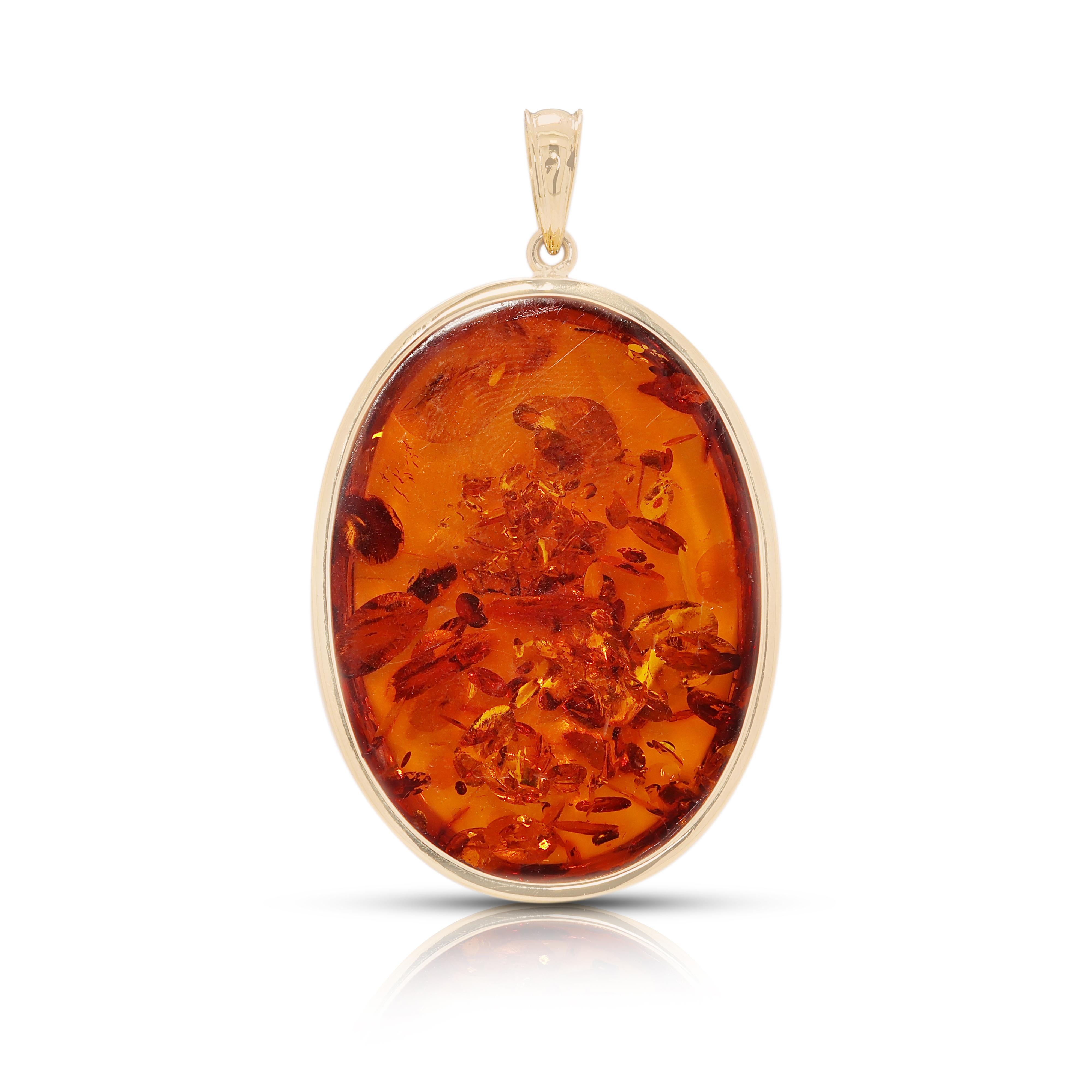 Pendentif d'ambre ovale en or jaune 18 carats en vente 2