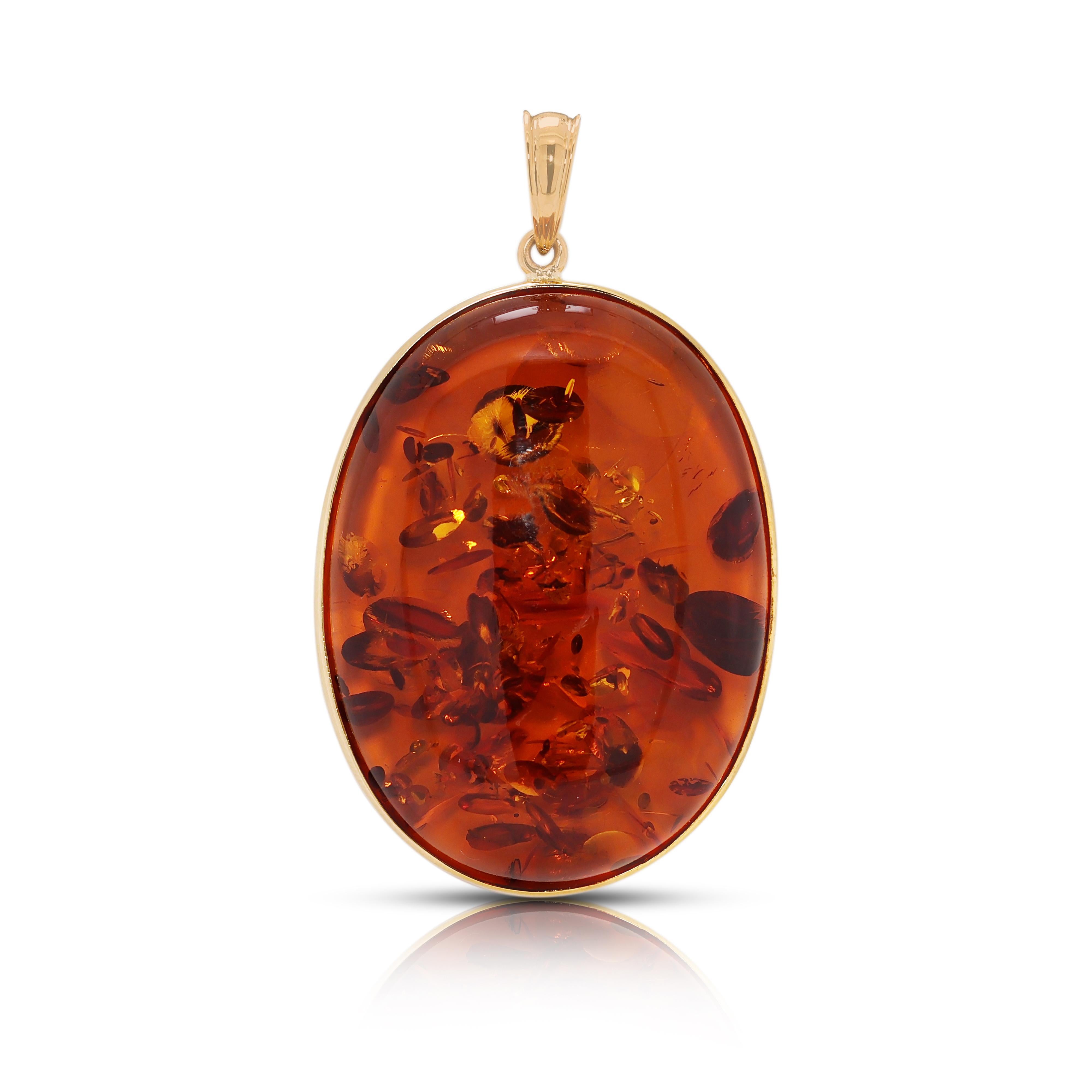Pendentif d'ambre ovale en or jaune 18 carats en vente 3