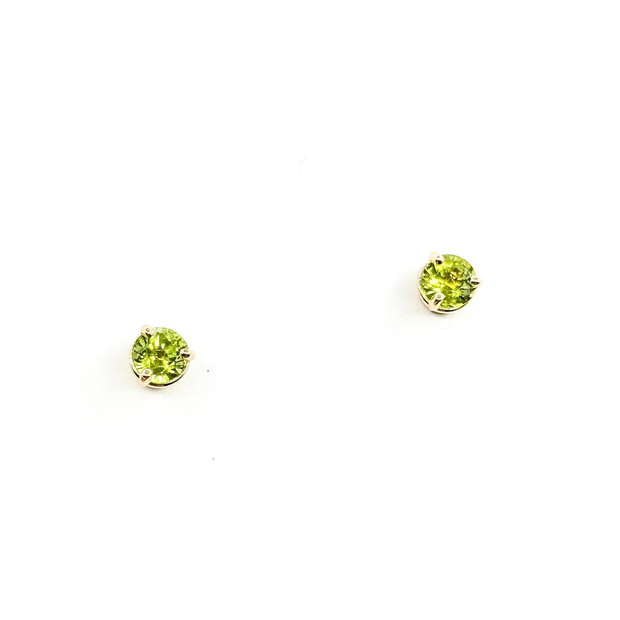 Boucles d'oreilles péridot en or jaune 14k en vente 1