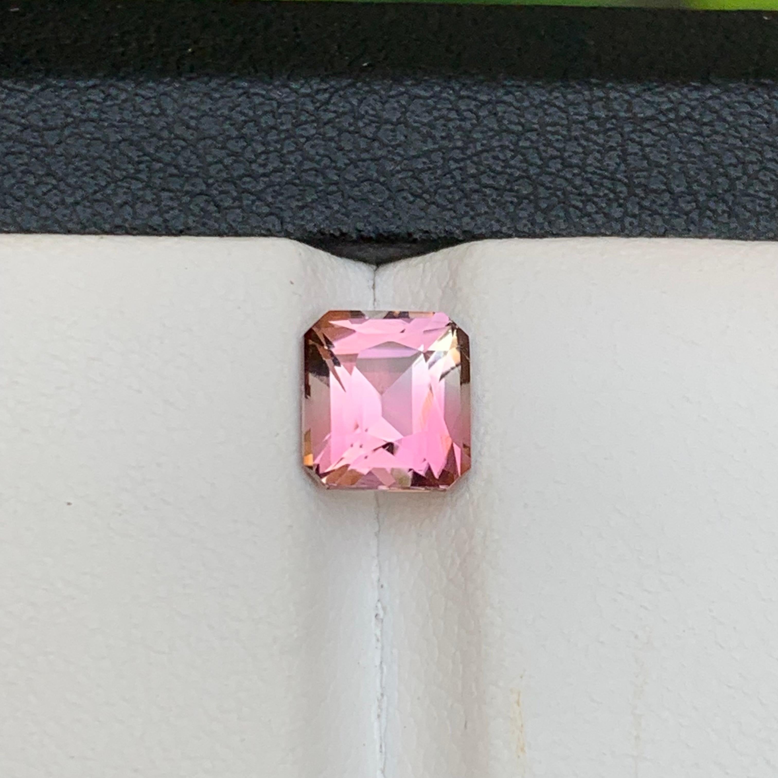 Bague rose vif tourmaline naturelle taille émeraude coussin 1,60 carat en vente 5