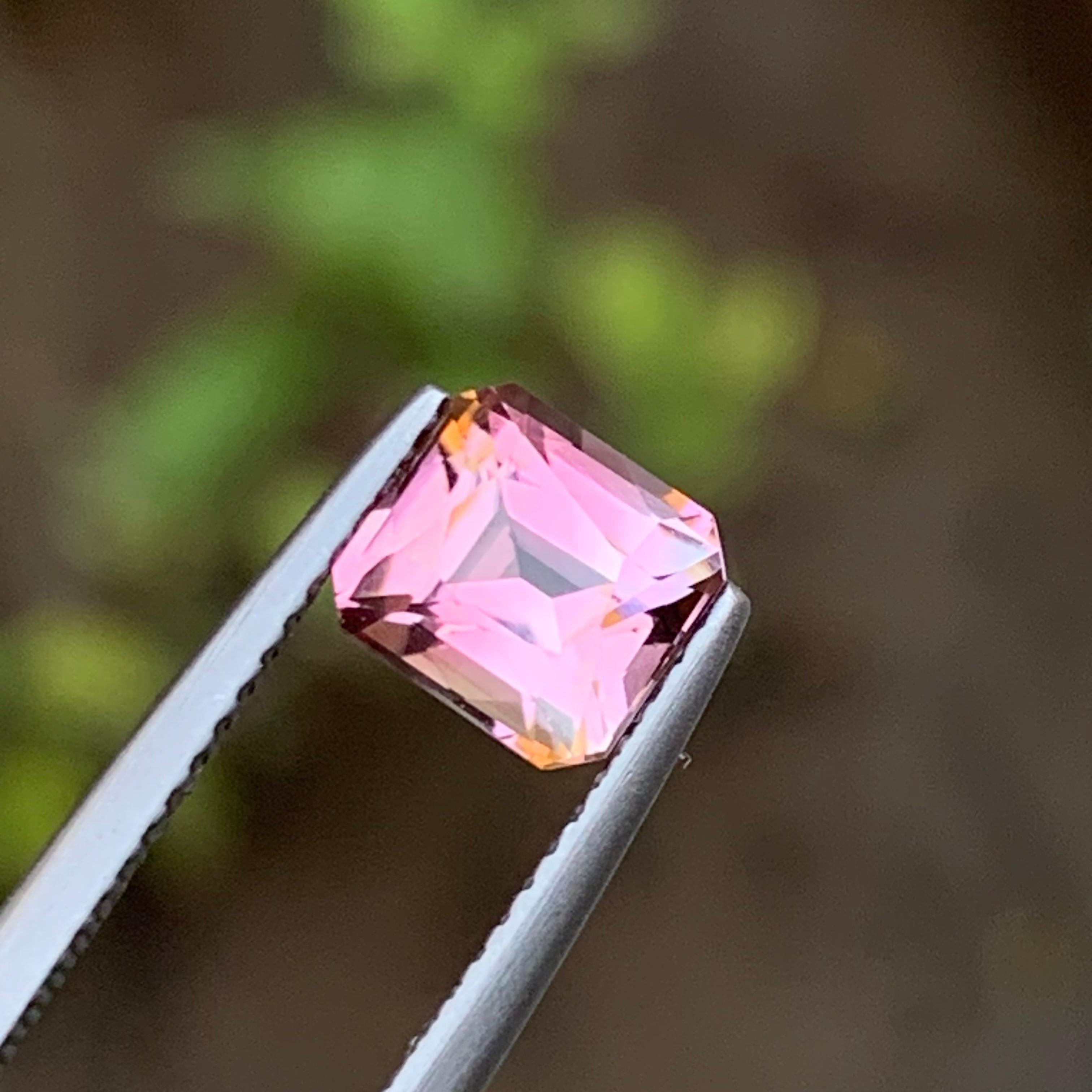 Bague rose vif tourmaline naturelle taille émeraude coussin 1,60 carat en vente 6