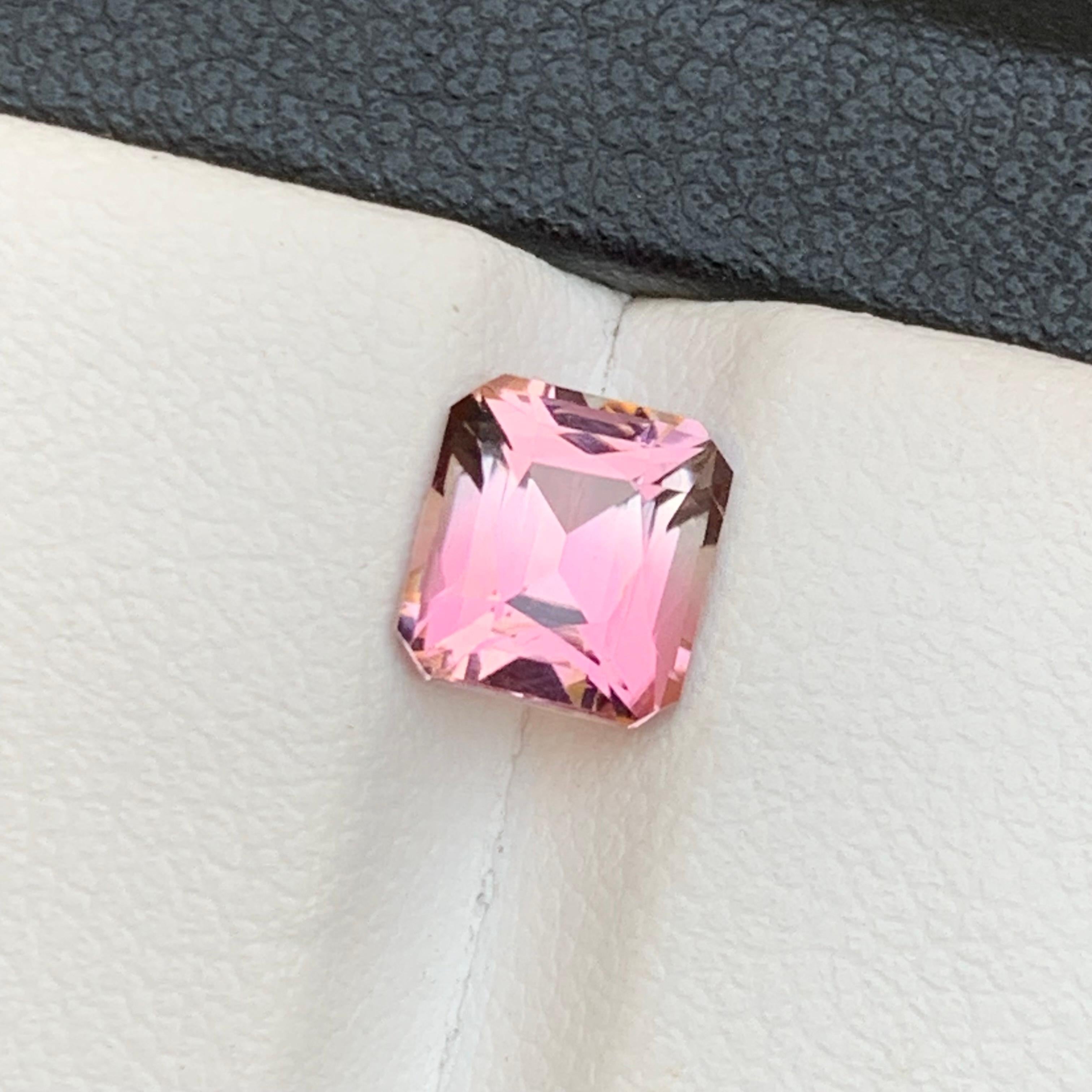 Bague rose vif tourmaline naturelle taille émeraude coussin 1,60 carat en vente 7