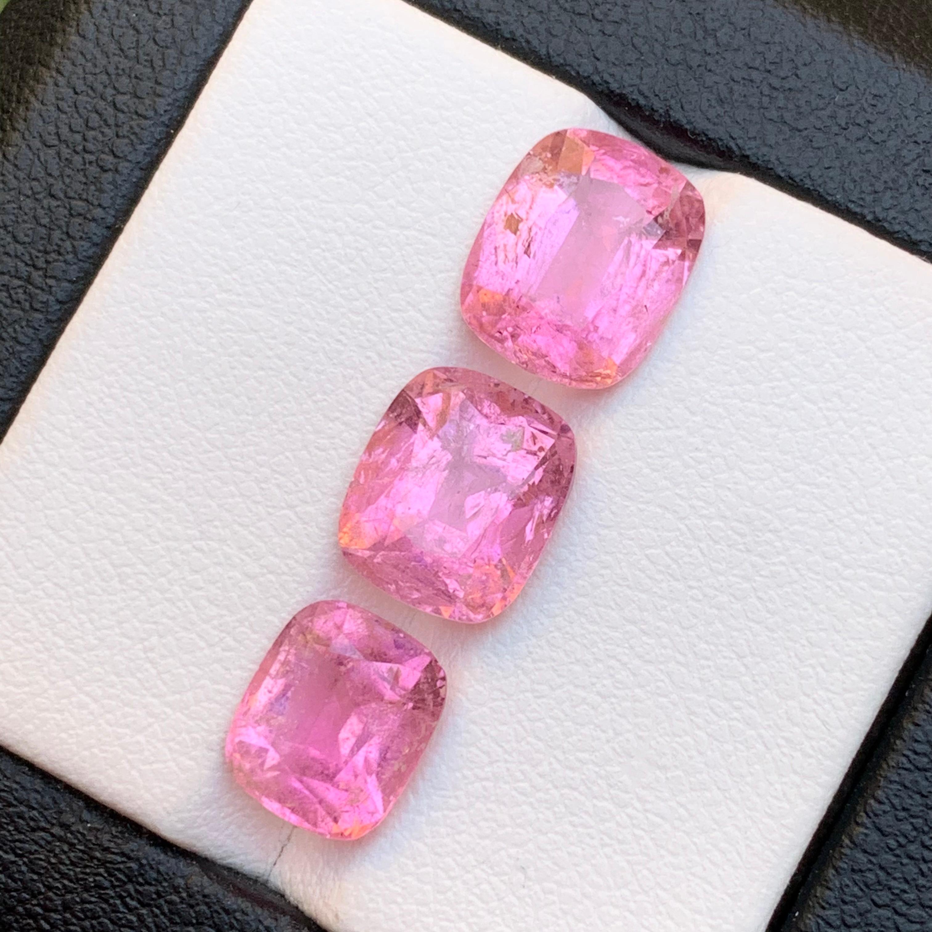 Tourmaline Naturelle Rose Vibrante Lot de pierres précieuses en vrac pour bague, pendentif de collier, bracelet ou tout autre sertissage de bijoux Taille coussin de Kunar, Afghanistan !!!

💎 TYPE DE PIERRE PRÉCIEUSE : Tourmaline Rubellite
⚖️ POIDS