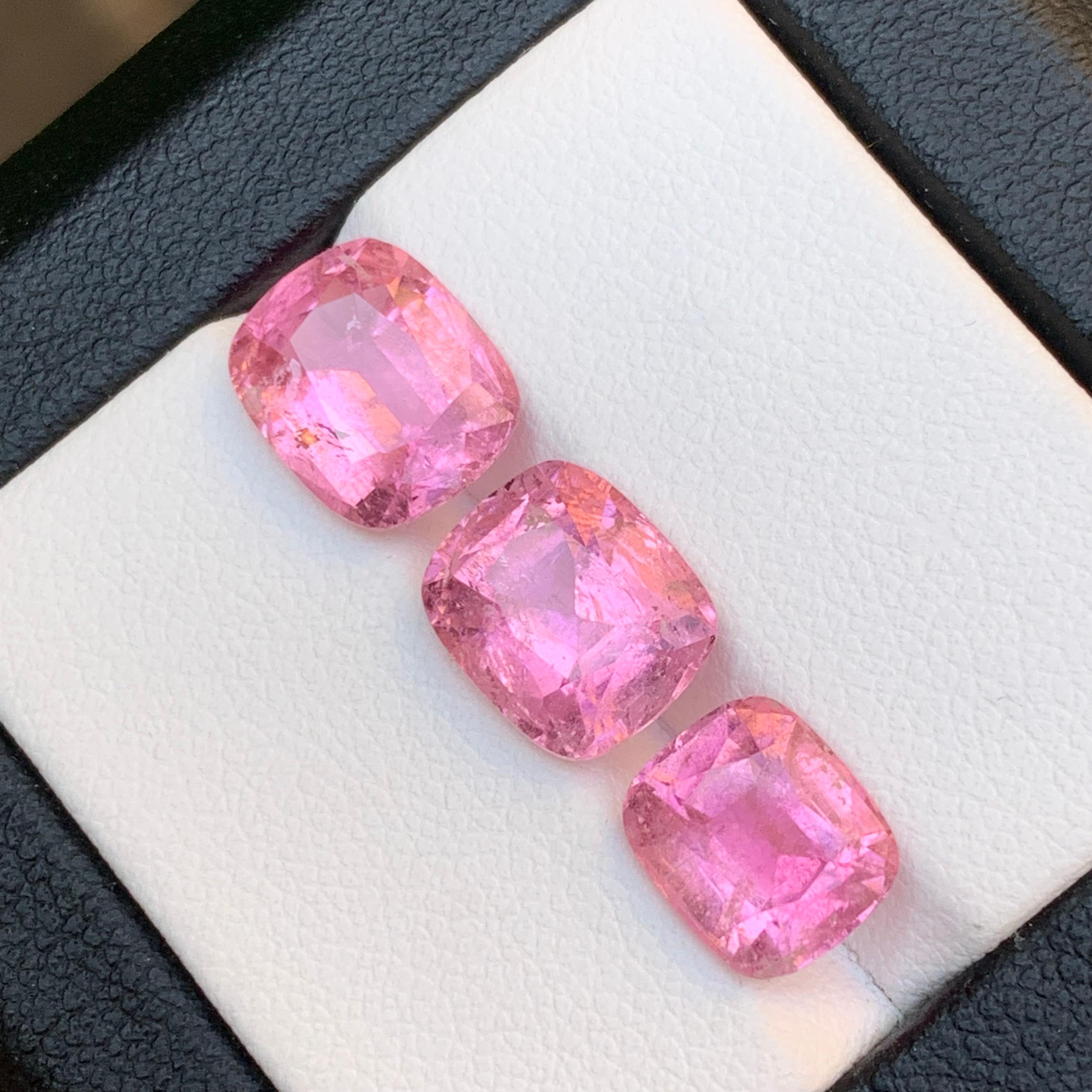Contemporain Lot de tourmalines naturelles rose vif taille coussin de 8,40 carats en vente