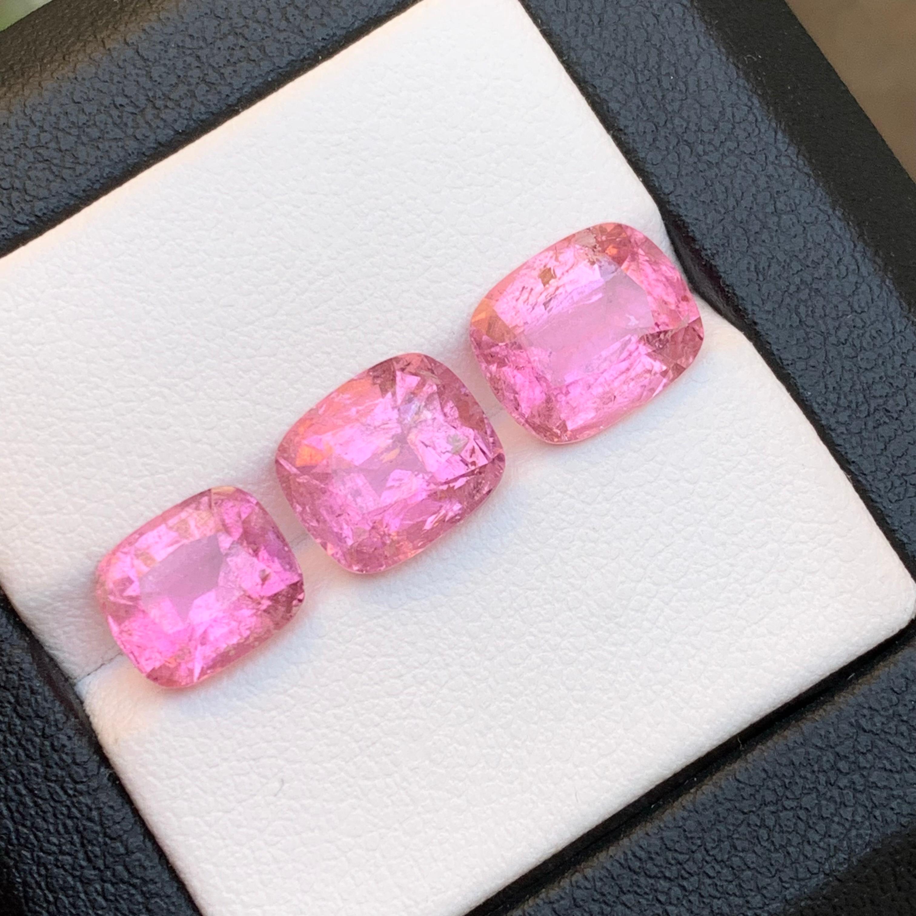 Lot de tourmalines naturelles rose vif taille coussin de 8,40 carats en vente 2