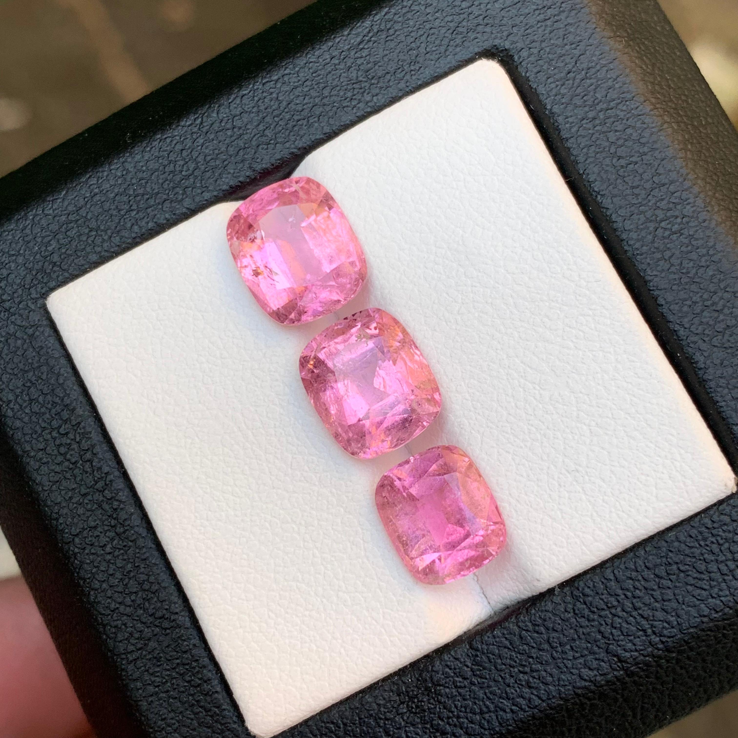 Lot de tourmalines naturelles rose vif taille coussin de 8,40 carats en vente 3