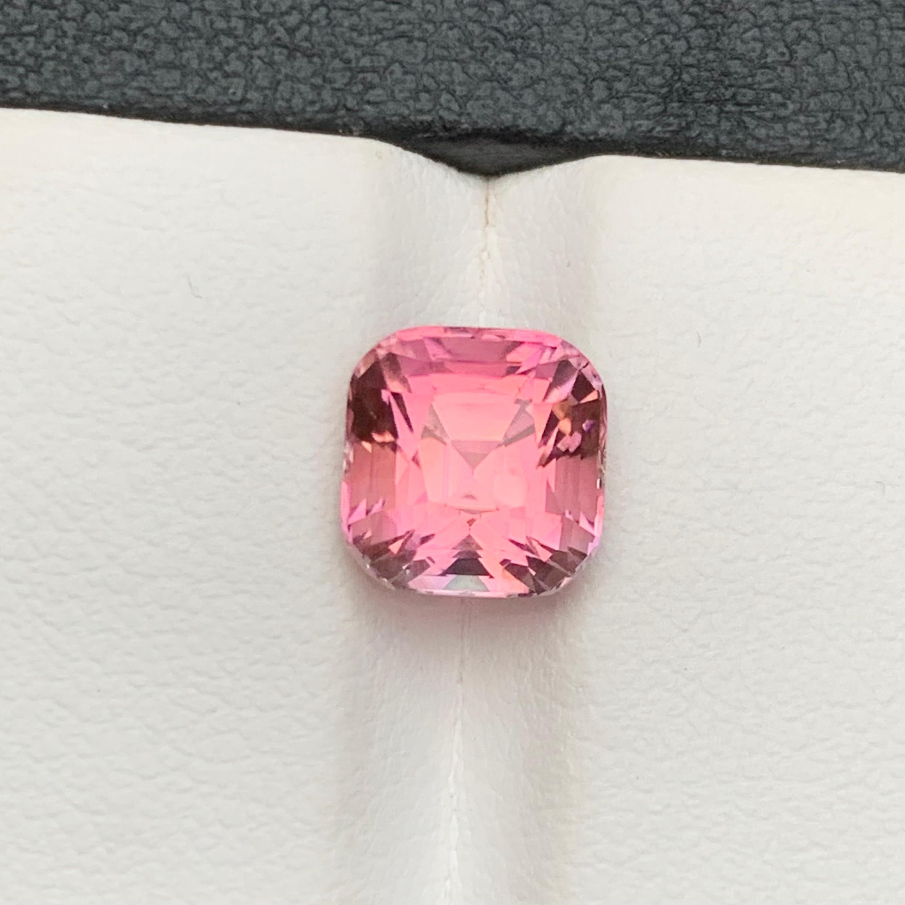 Vibrant Pink Natural Tourmaline Ring Loose Gemstone 3.40 Ct Cushion Cut-Jewelry In New Condition For Sale In Peshawar, PK