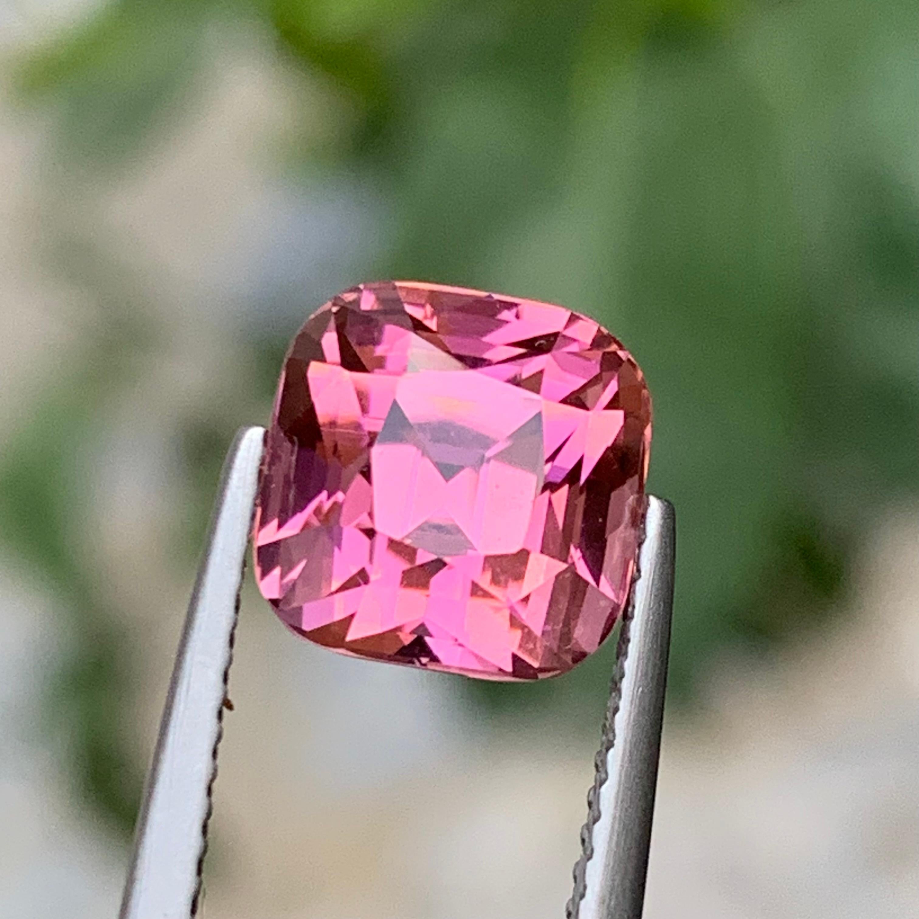 Bague en tourmaline naturelle rose vif, pierre précieuse non sertie de 4.50 carats, taille coussin en vente 5