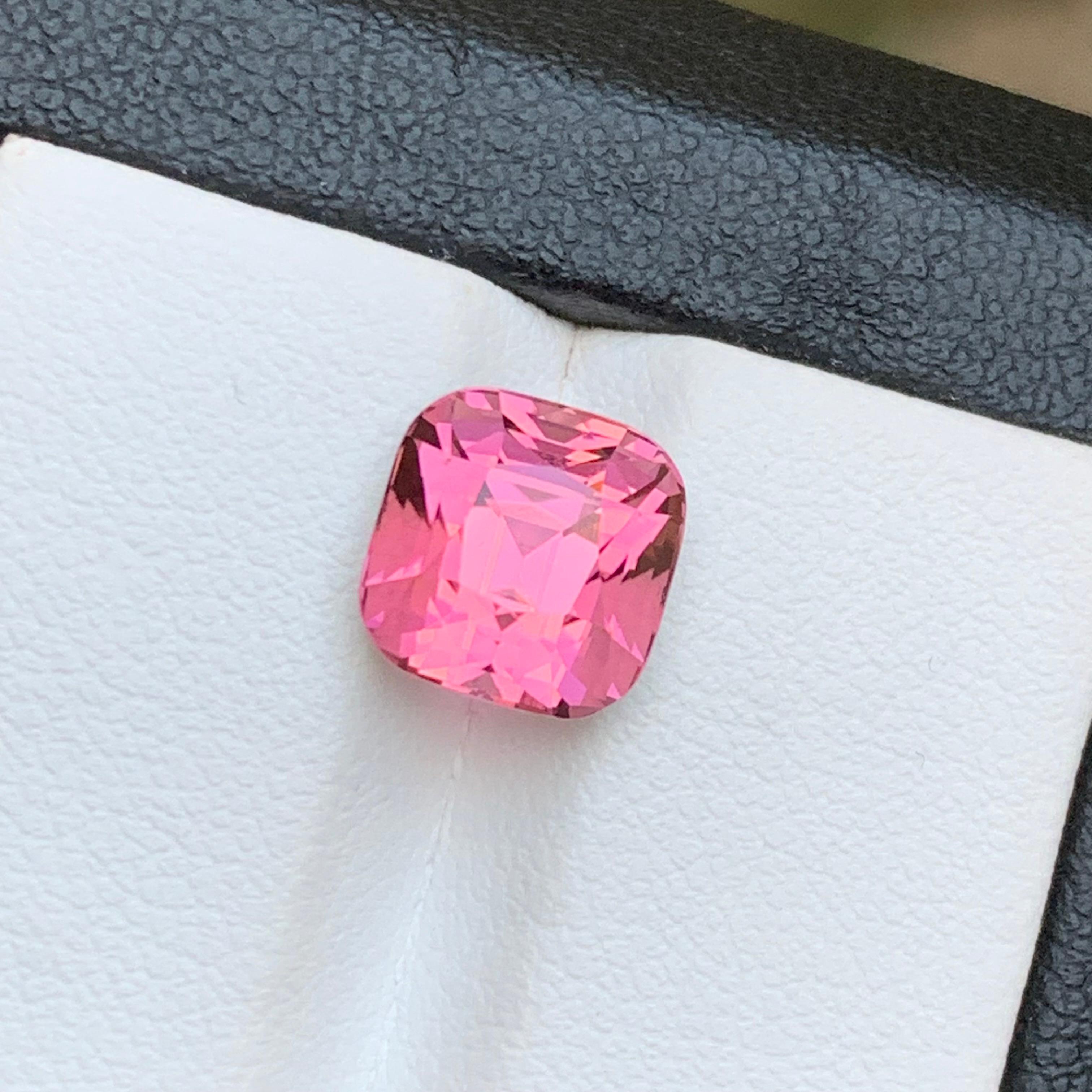 Bague en tourmaline naturelle rose vif, pierre précieuse non sertie de 4.50 carats, taille coussin en vente 6