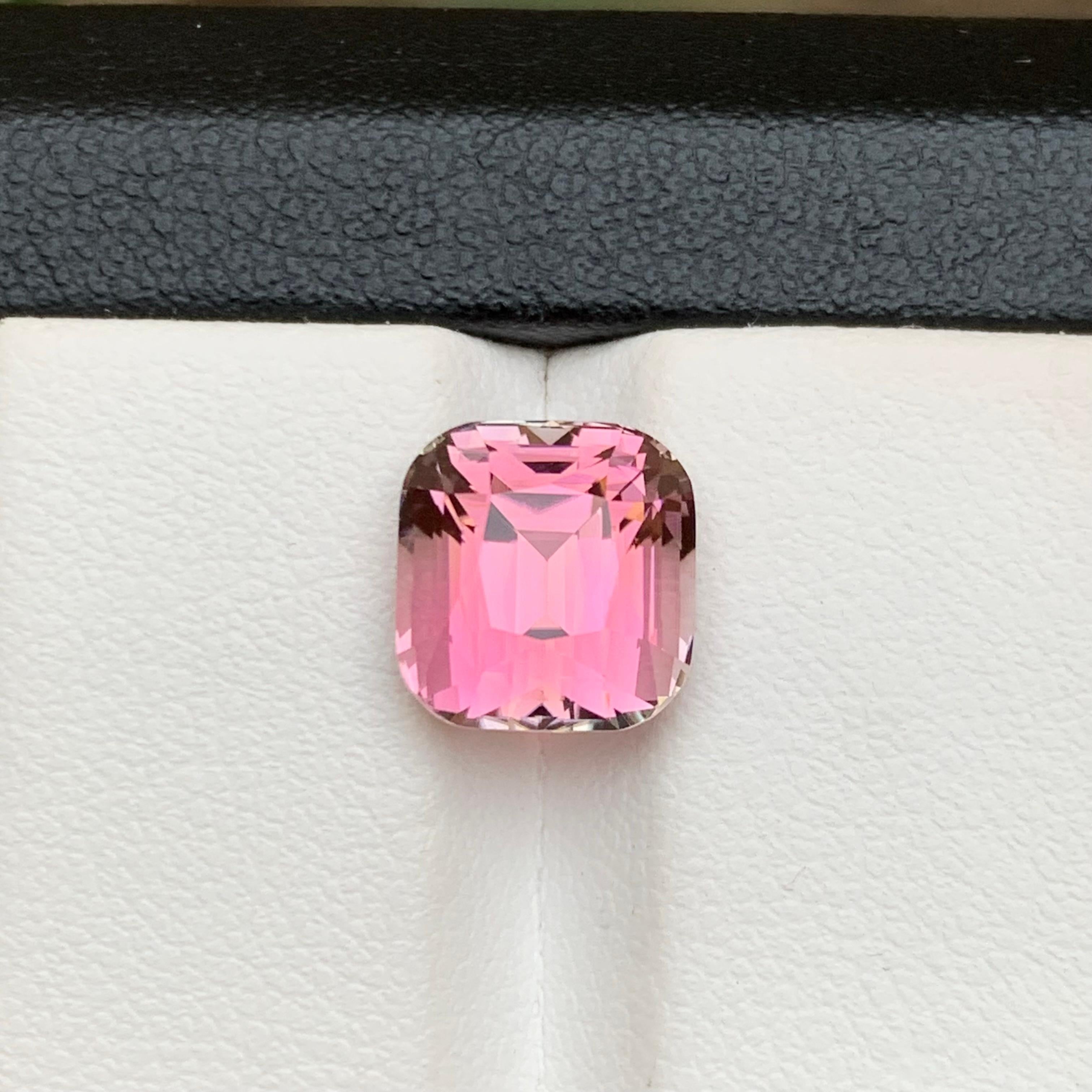 Bague en tourmaline naturelle rose vif, pierre précieuse non sertie de 4,75 carats, taille coussin en vente 5