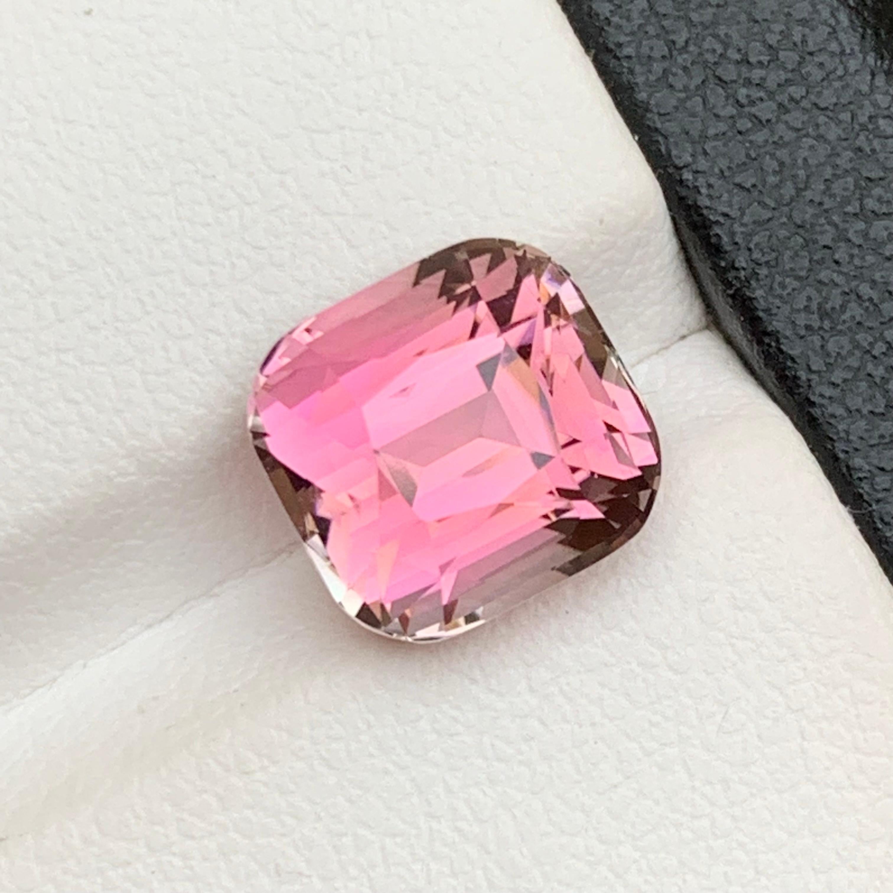 Tourmaline Naturelle Rose Vibrante pour Bague, Collier Pendentif, Bracelet ou tout autre Bijou Taillée en Coussin de Kunar, Afghanistan !!!

💎 TYPE DE PIERRE PRÉCIEUSE : Tourmaline
⚖️ POIDS : 4,75 Carats
🪚 SHAPE & CUT : Coupe coussin 
📏 TAILLE