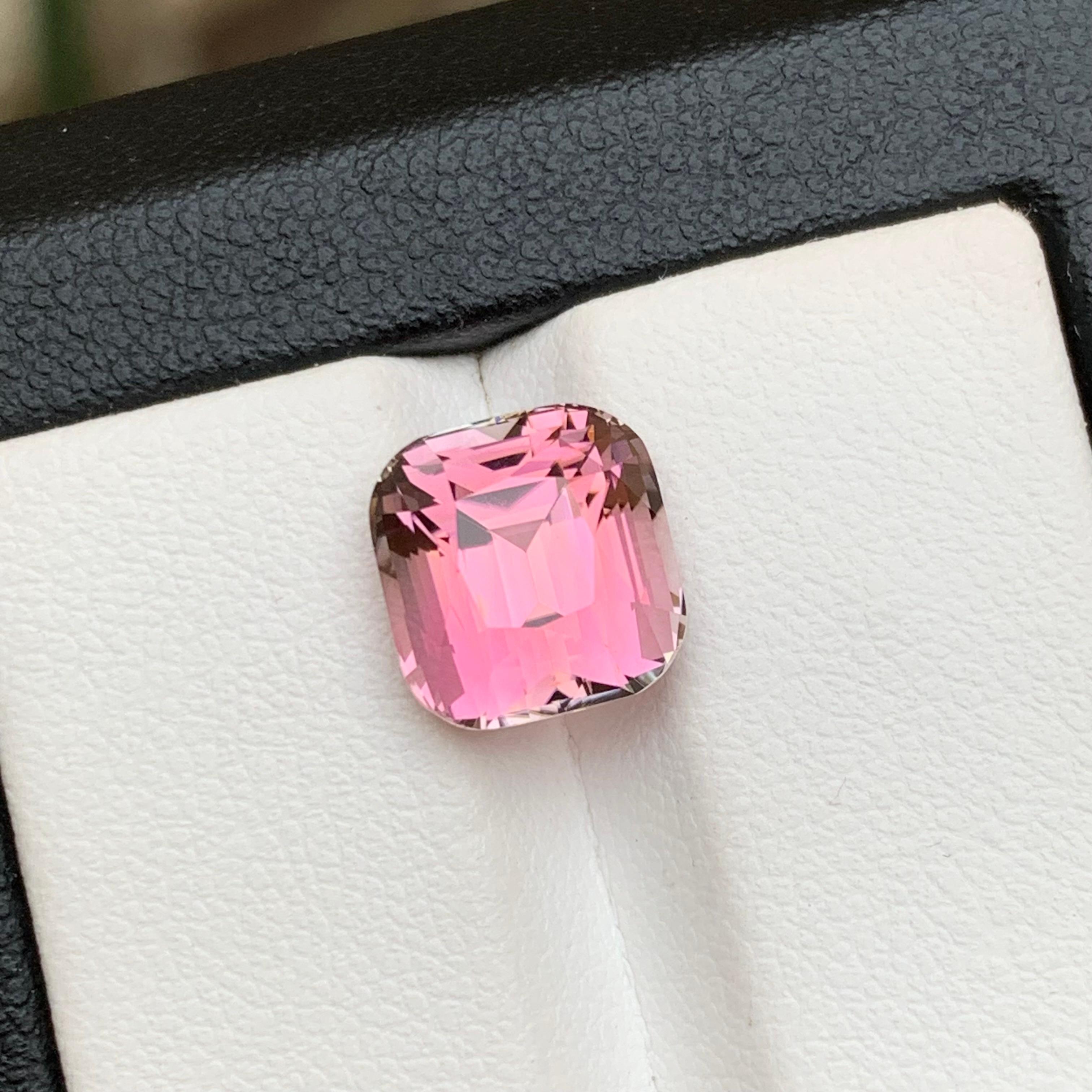 Bague en tourmaline naturelle rose vif, pierre précieuse non sertie de 4,75 carats, taille coussin Neuf - En vente à Peshawar, PK
