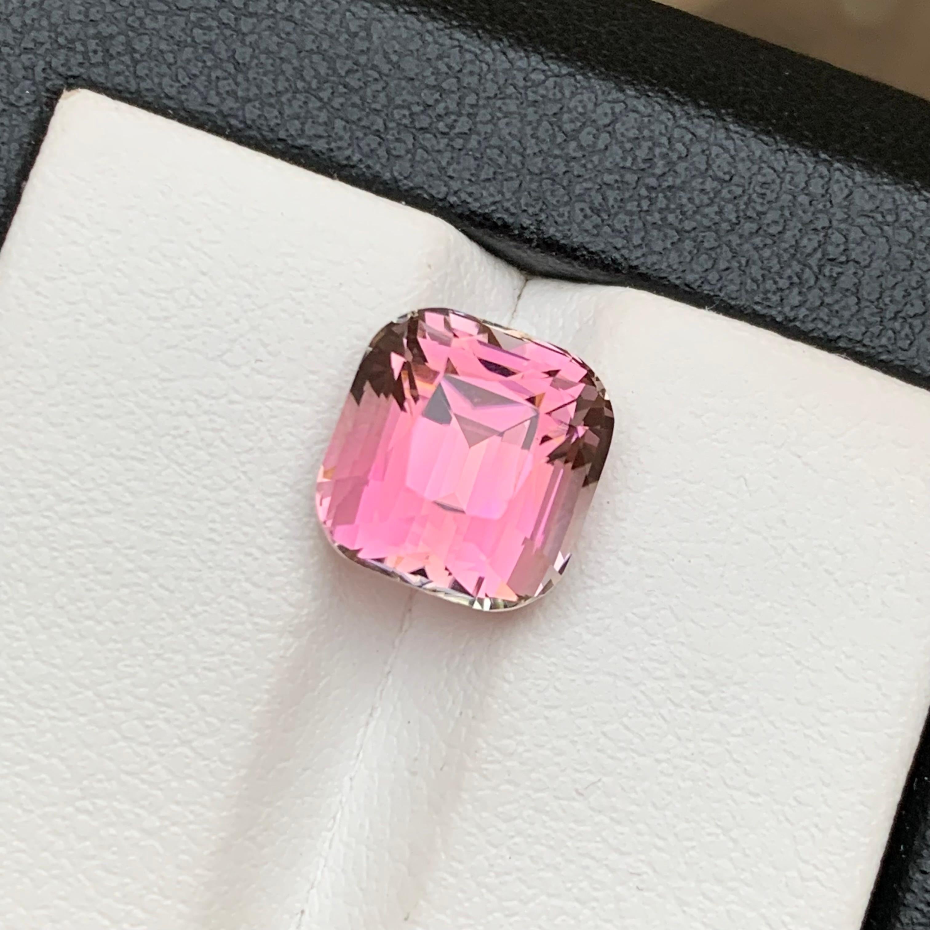 Bague en tourmaline naturelle rose vif, pierre précieuse non sertie de 4,75 carats, taille coussin Unisexe en vente