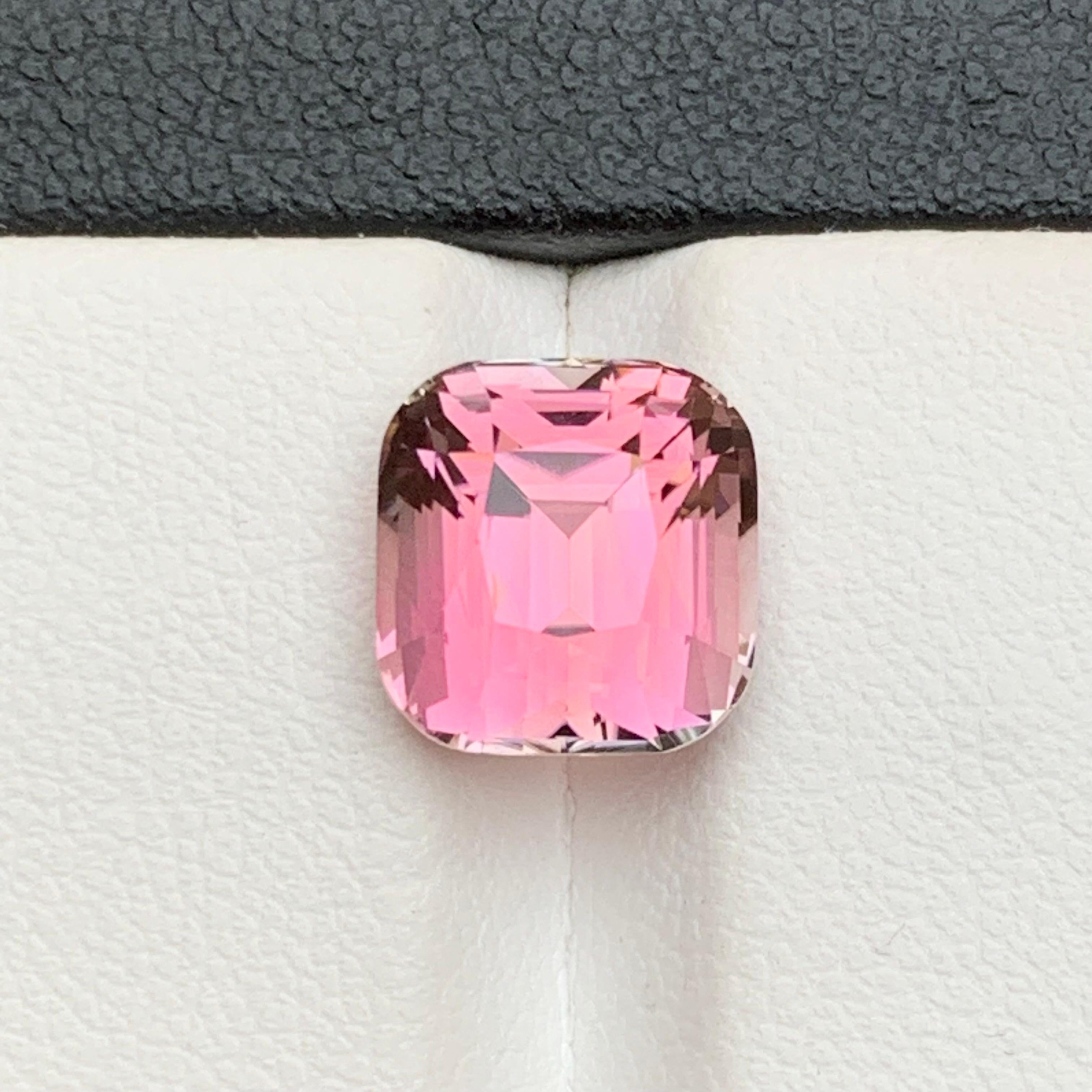 Bague en tourmaline naturelle rose vif, pierre précieuse non sertie de 4,75 carats, taille coussin en vente 2