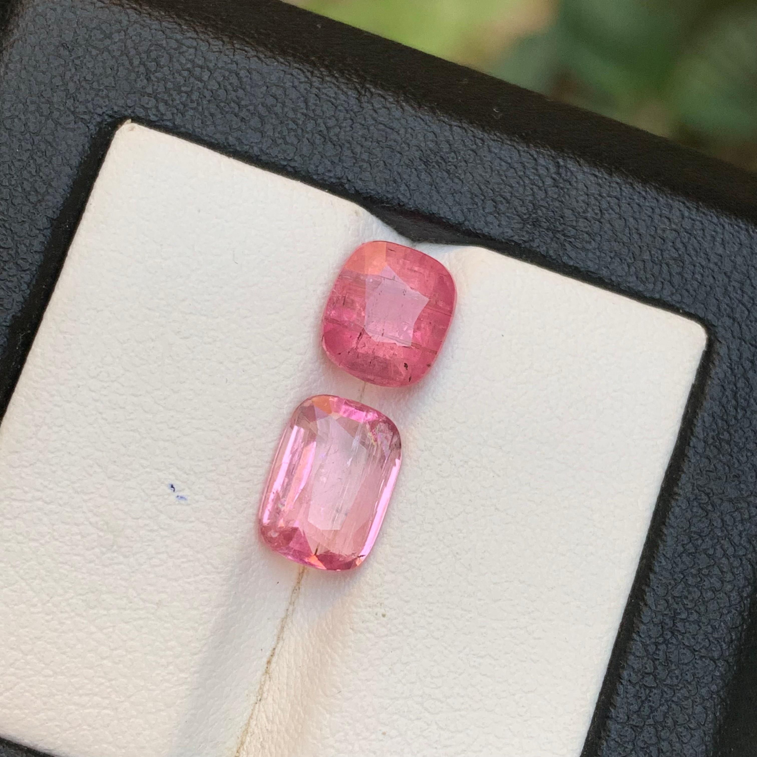 Gemas sueltas naturales de turmalina rubelita rosa vibrante de 4,22 qt talla cojín en venta 6