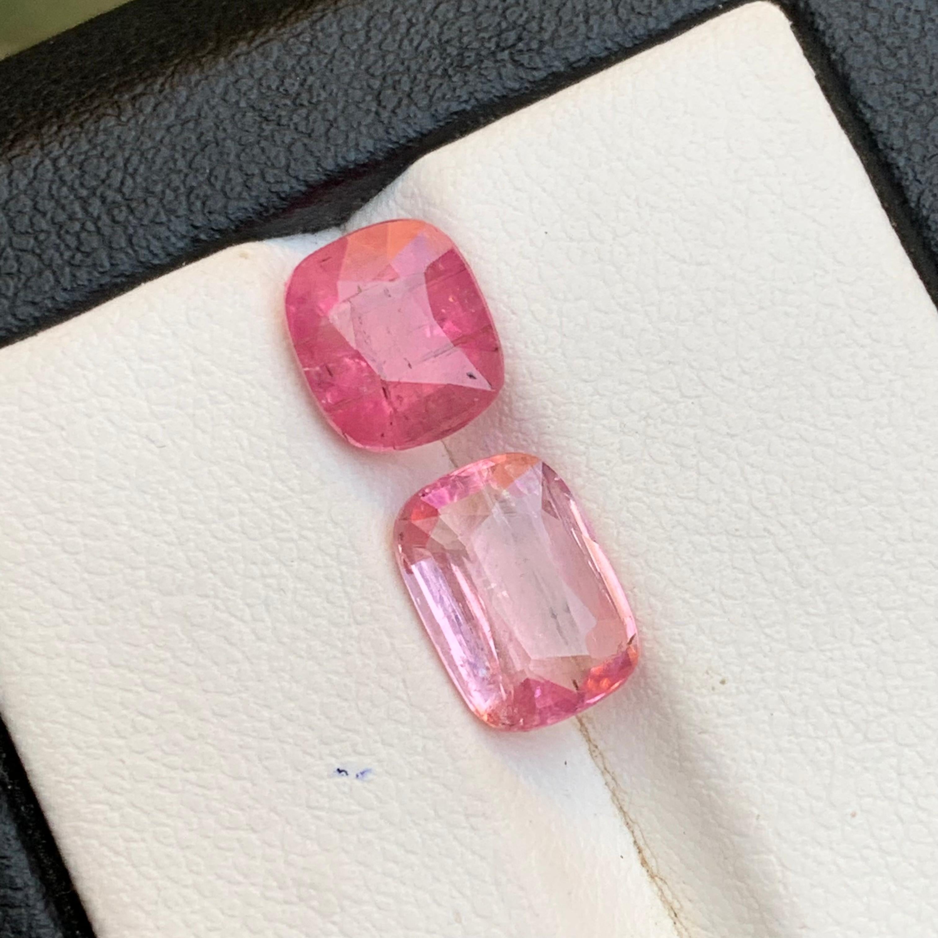 Gemas sueltas naturales de turmalina rubelita rosa vibrante de 4,22 qt talla cojín en venta 7