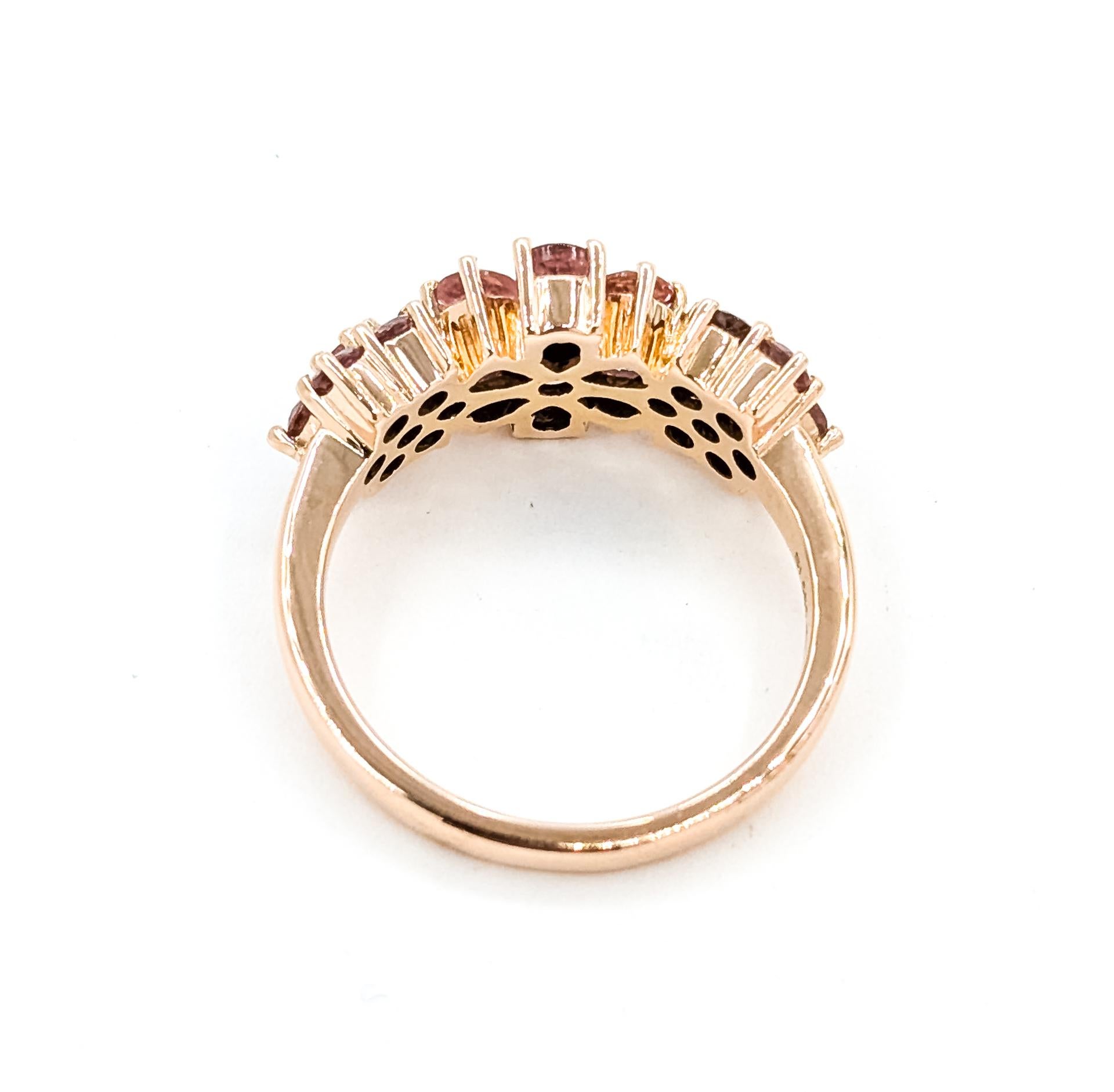 Anello floreale con tormalina rosa vibrante in 14 carati in vendita 1