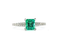 Vibrant Platinum Colombian Emerald & Diamond Ring