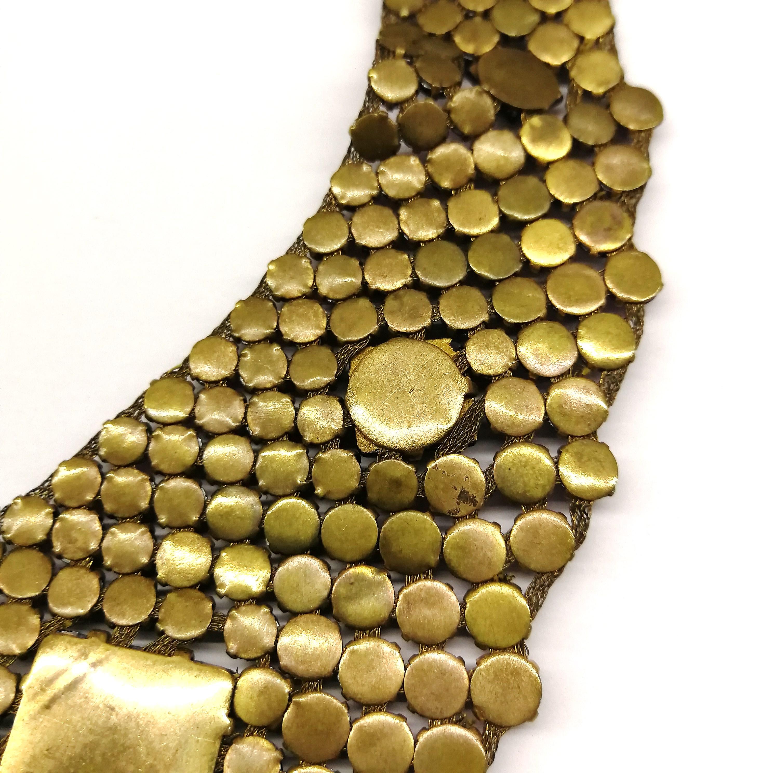 Halskette „bib“ aus lebhaftem lila geschliffenem Glas, att. Lanvin, Frankreich, 1920er Jahre im Angebot 8
