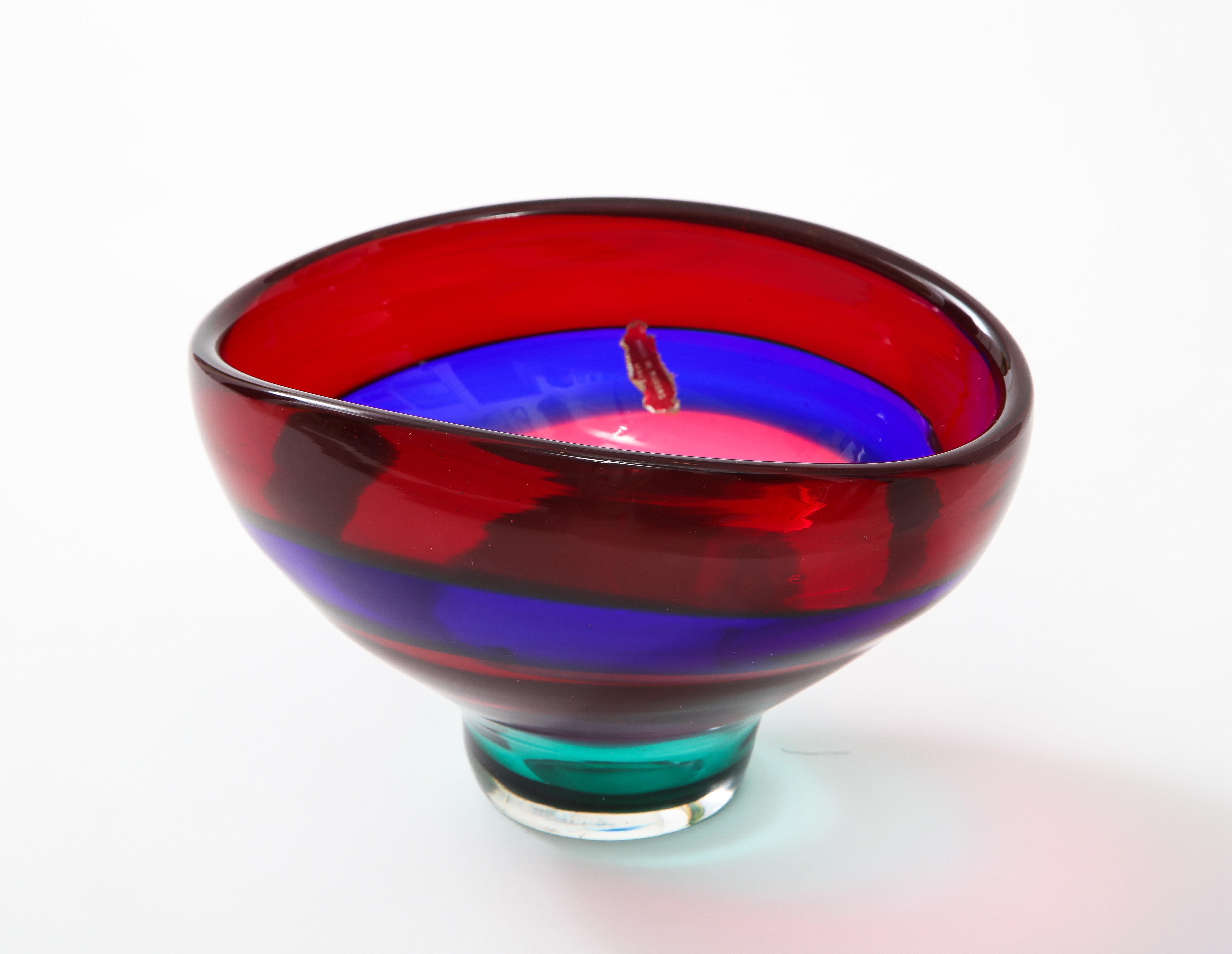 Vibrant Red Blue and Green Murano Glass Bowl by Fluvio Bianconi In Good Condition In Montreal, QC