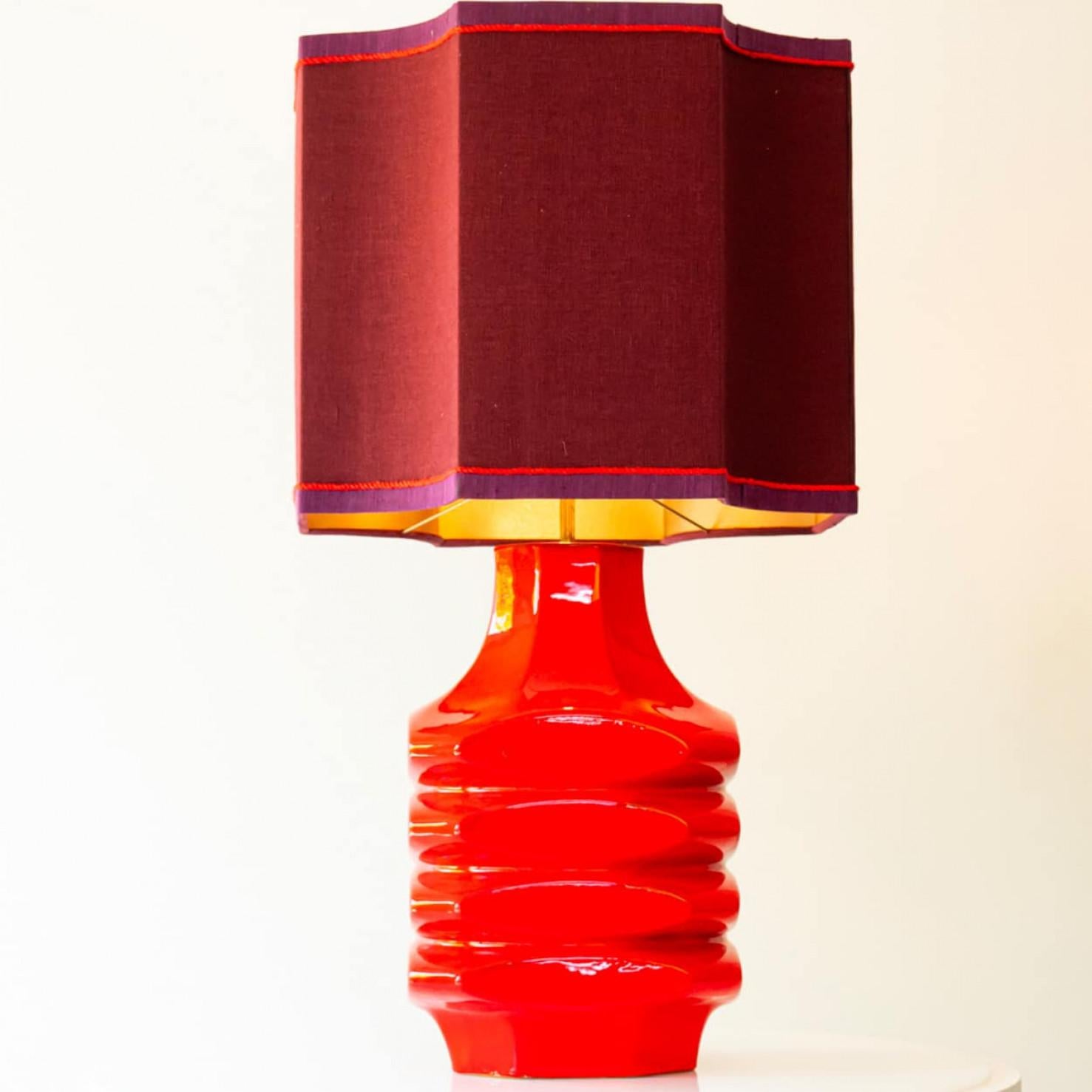 Leuchte aus roter Keramik, Lampenschirm von R. Houben, 1970 (Französisch)