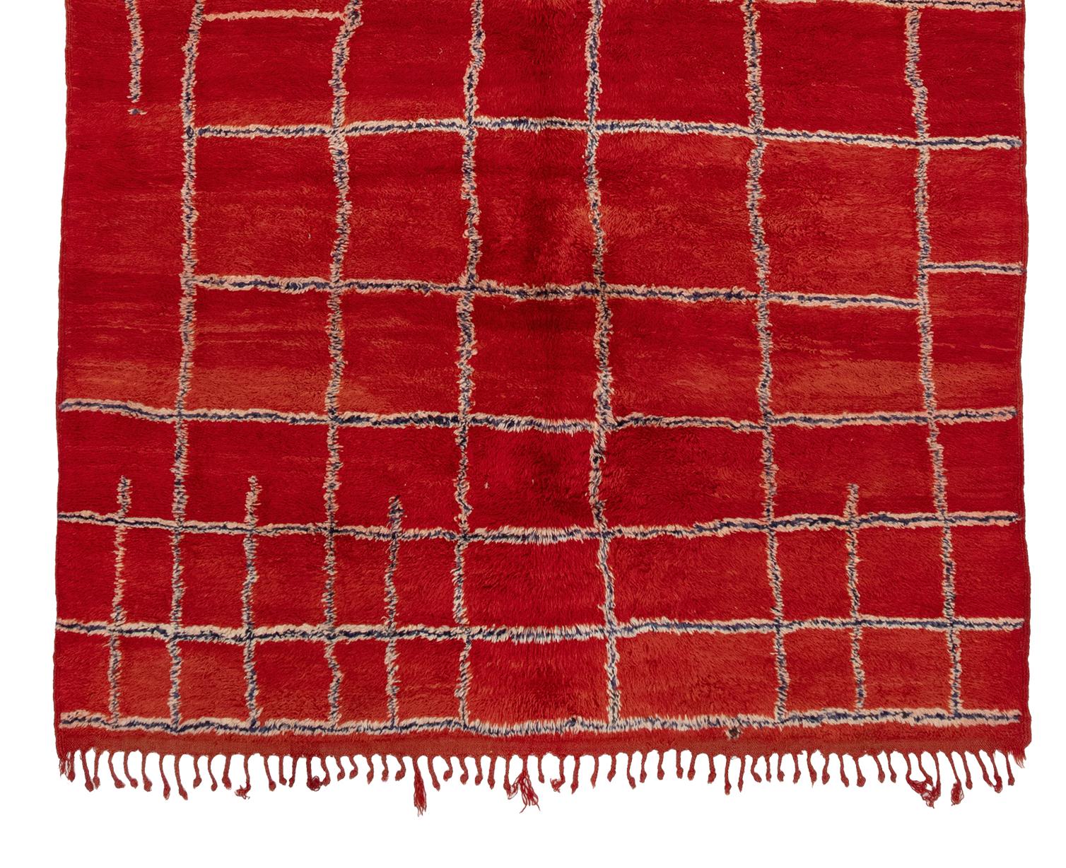 Vibrant Red Moroccan Rug In Excellent Condition For Sale In Los Angeles, CA