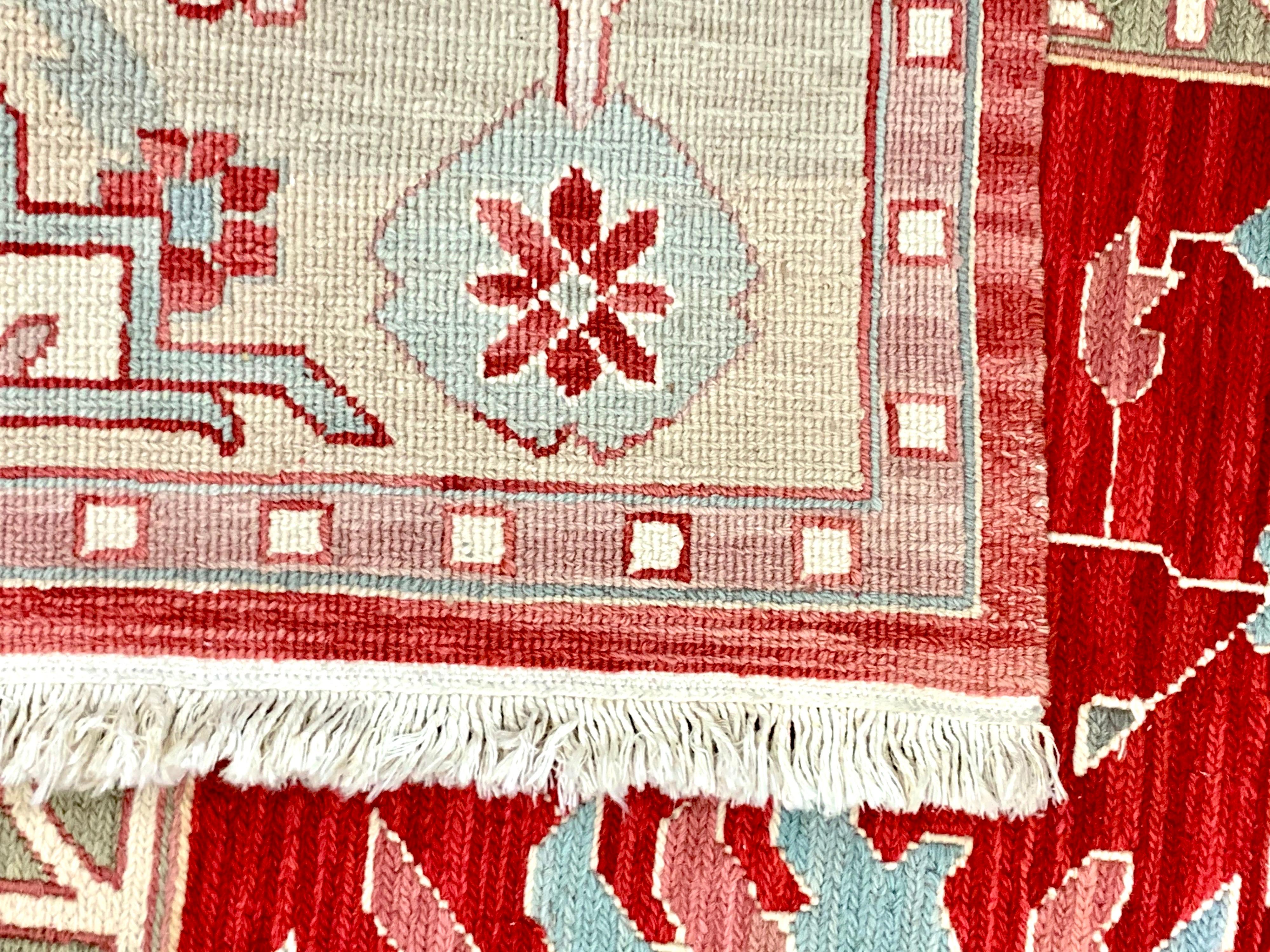Flachgewebe-Teppich aus Wolle in leuchtendem Rot im Zustand „Gut“ im Angebot in West Hartford, CT