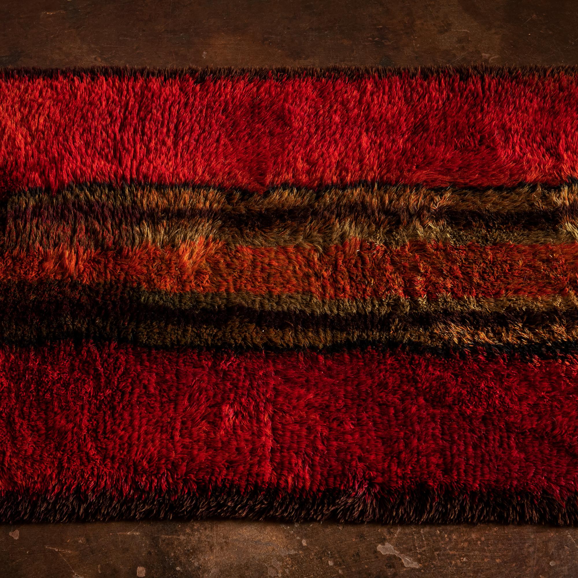 Scandinavian Modern Vibrant Red Wool Rya Rug by Ritva Puotila, Finland, 1960s For Sale
