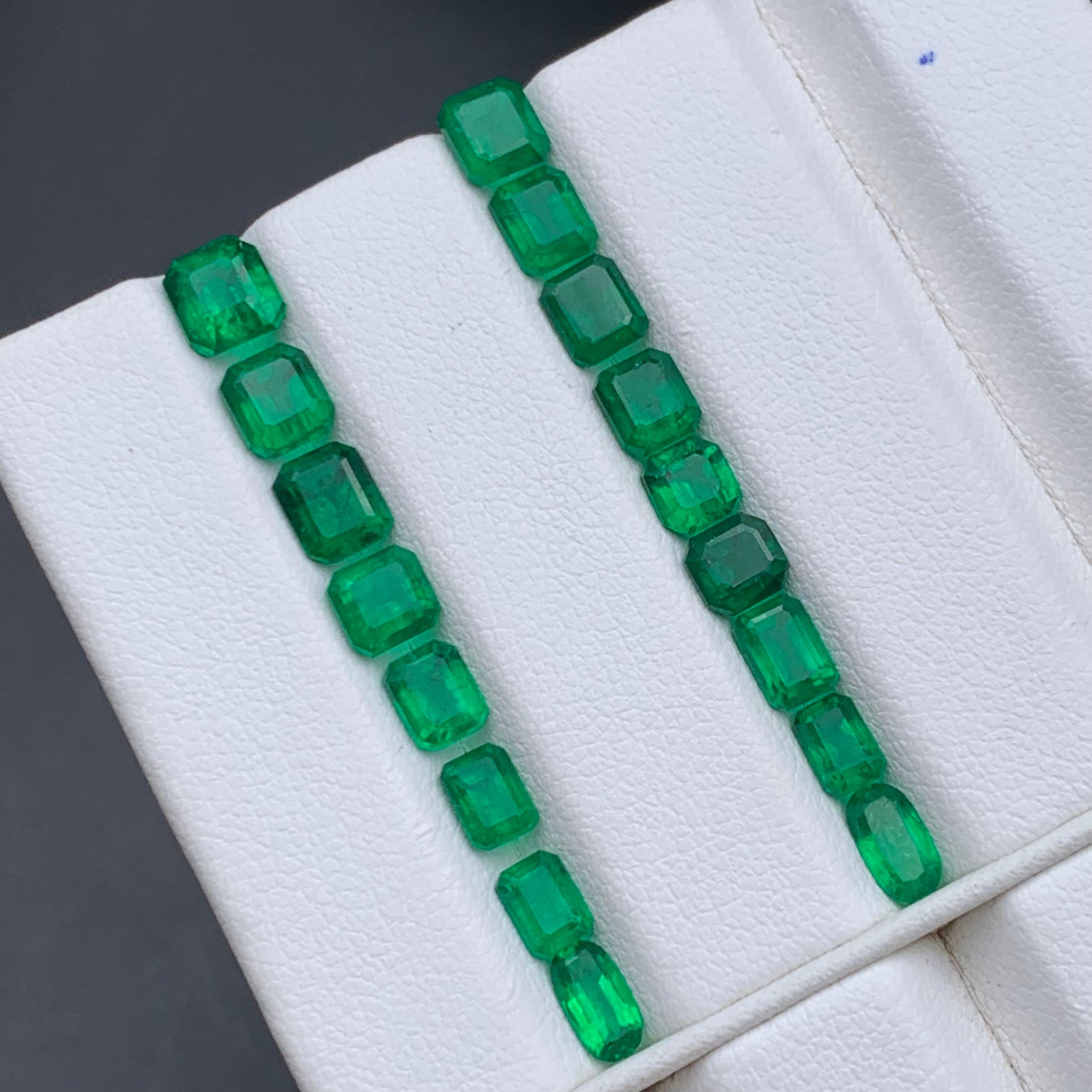 Vibrant Rich Green Natural Emerald Jewelry Size Loose Gemstone Lot 8.60 Ct-Jewel For Sale 7