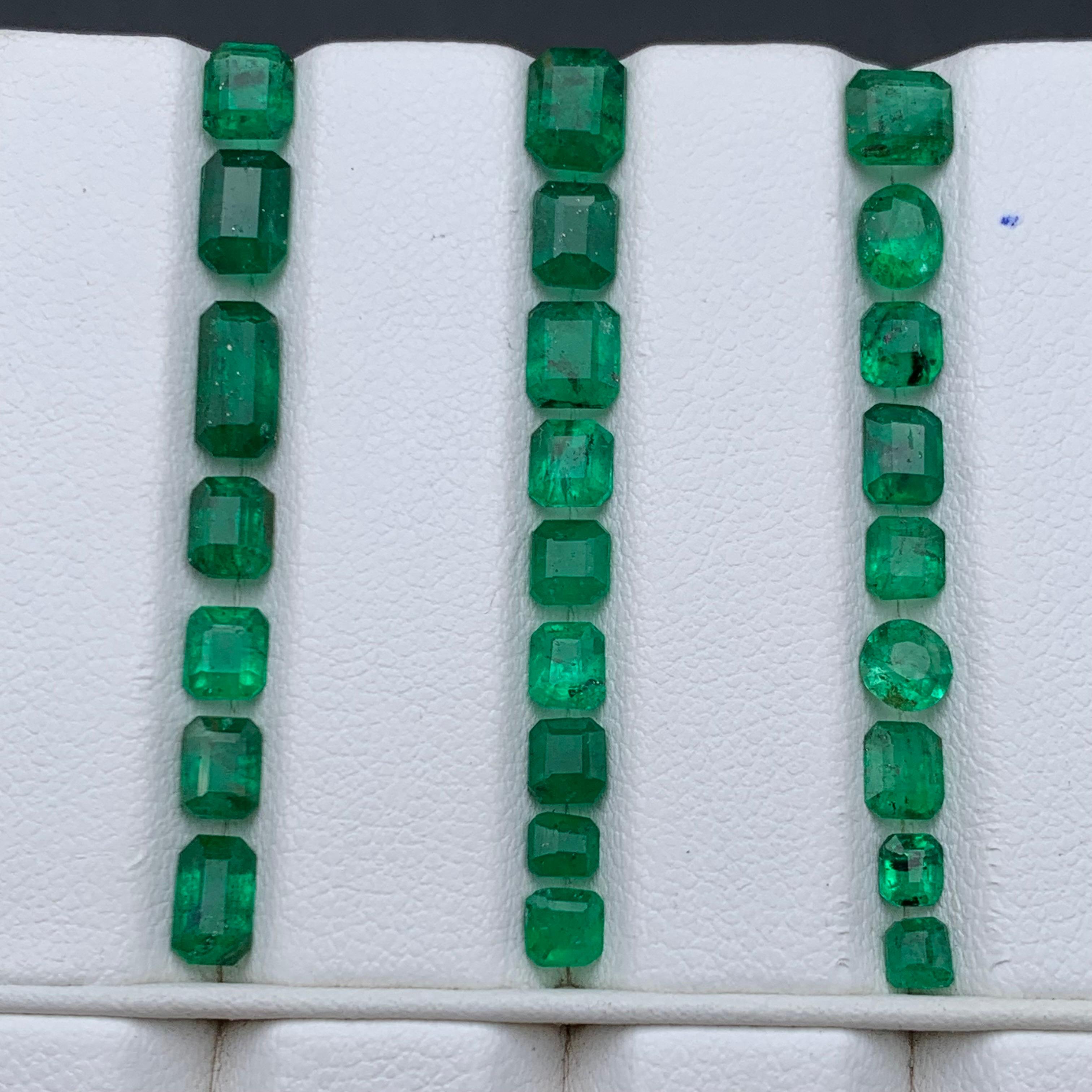 Vibrant Rich Green Natural Emerald Jewelry Size Loose Gemstones Lot for Rings, Necklace Pendant, Bracelet or any other Jewelry Setting-Emerald Cut from Swat, Pakistan!!

💎 GEMSTONE TYPE: Emerald
⚖️ WEIGHT: 9.15 Carats
🪚 SHAPE & CUT: Octagonal