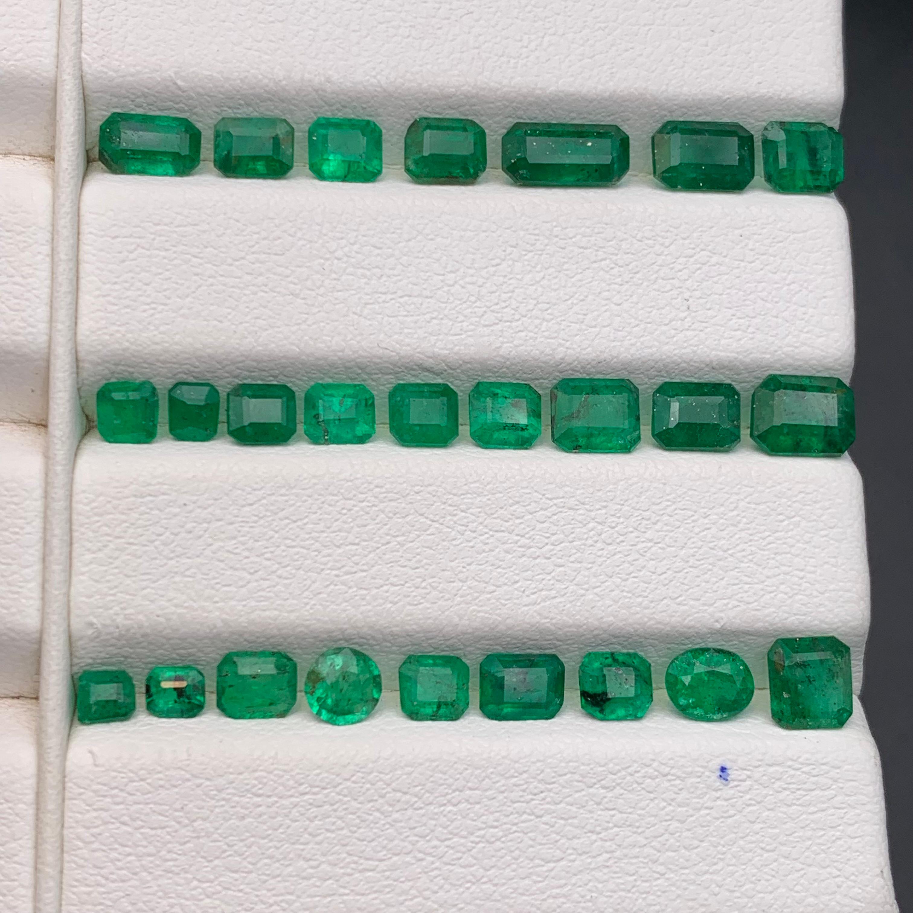 Vibrant Rich Green Natural Emerald Jewelry Size Loose Gemstones Lot 9.15 Carat In New Condition In Peshawar, PK