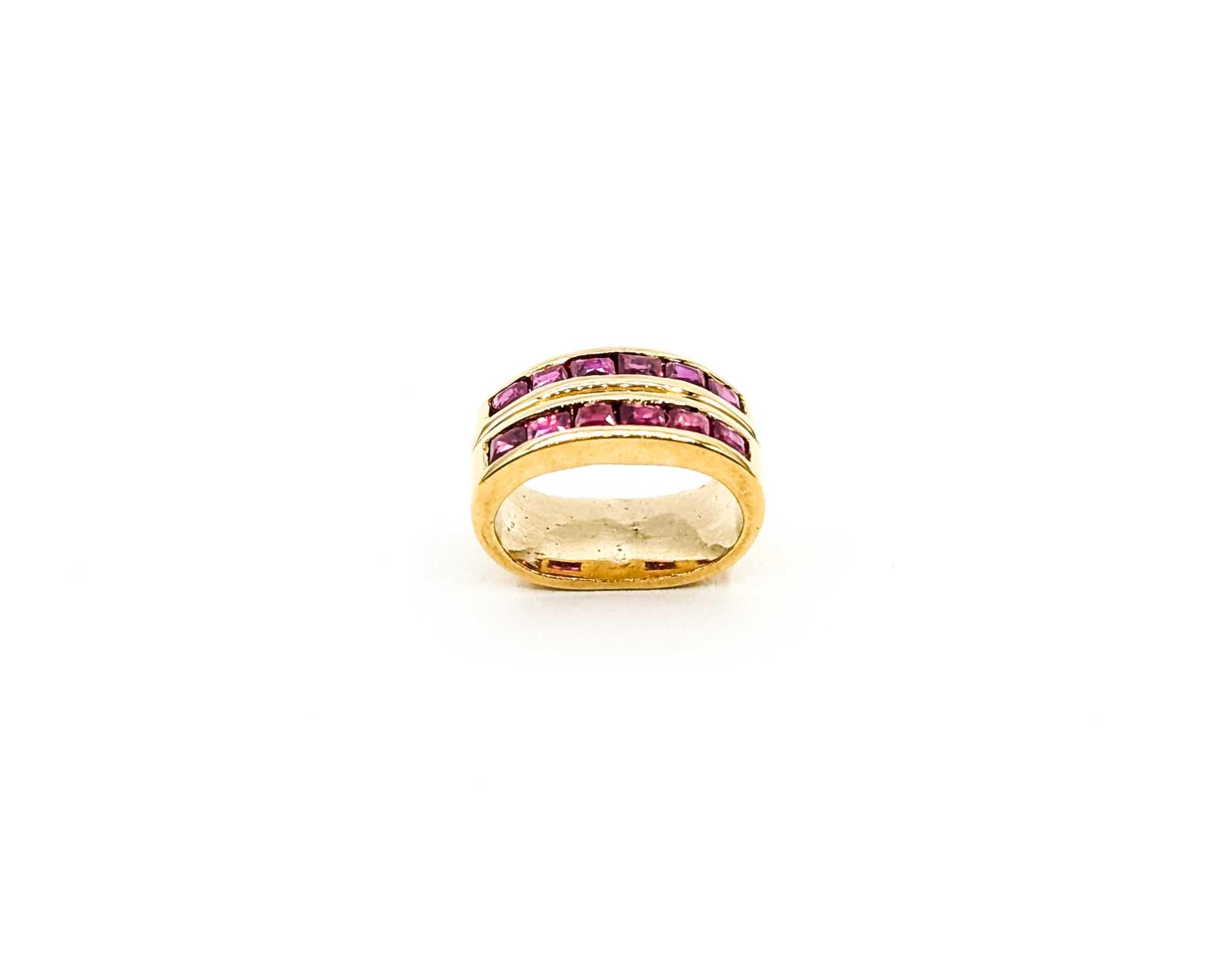 Colgante de Rubí Vibrante en Oro Amarillo de 18k en Excelente estado para la venta en Bloomington, MN