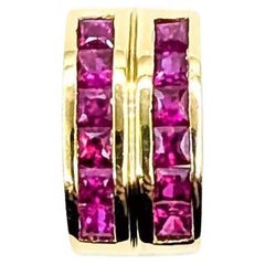 Pendentif en or jaune 18k avec rubis vibrant