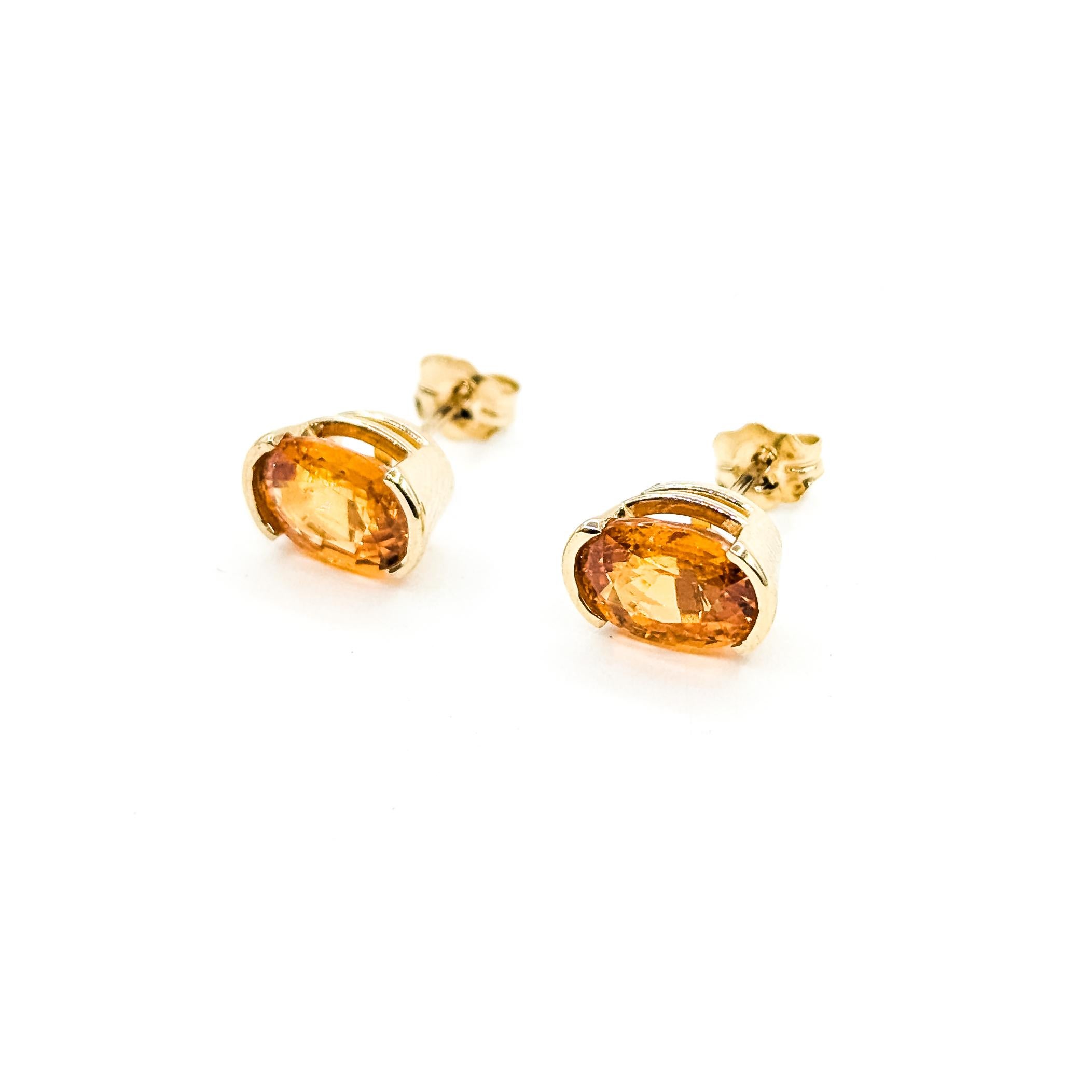 Contemporain Boucles d'oreilles en or jaune 14k avec grenat spessartite vibrant en vente