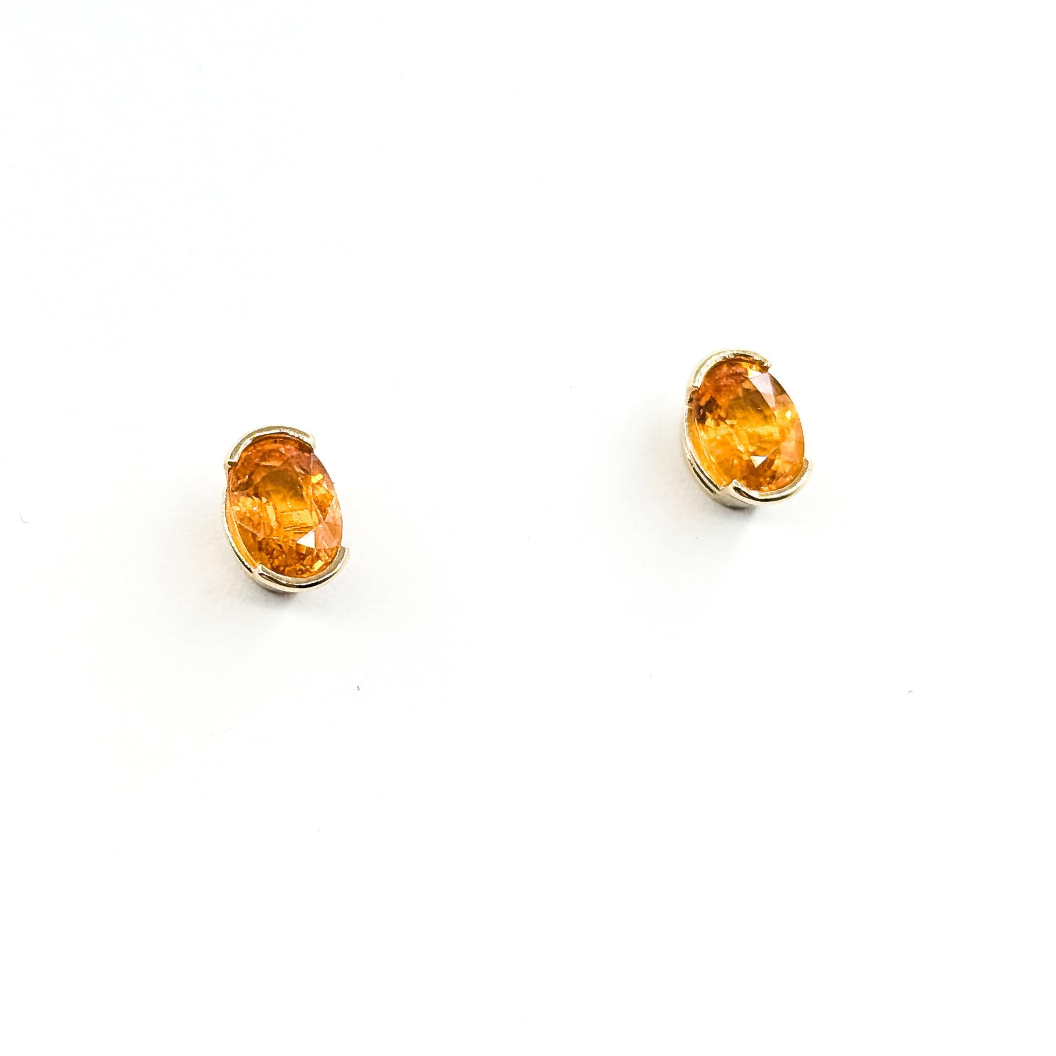 Boucles d'oreilles en or jaune 14k avec grenat spessartite vibrant en vente 1
