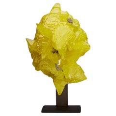 Specimen di cristallo di zolfo vibrante