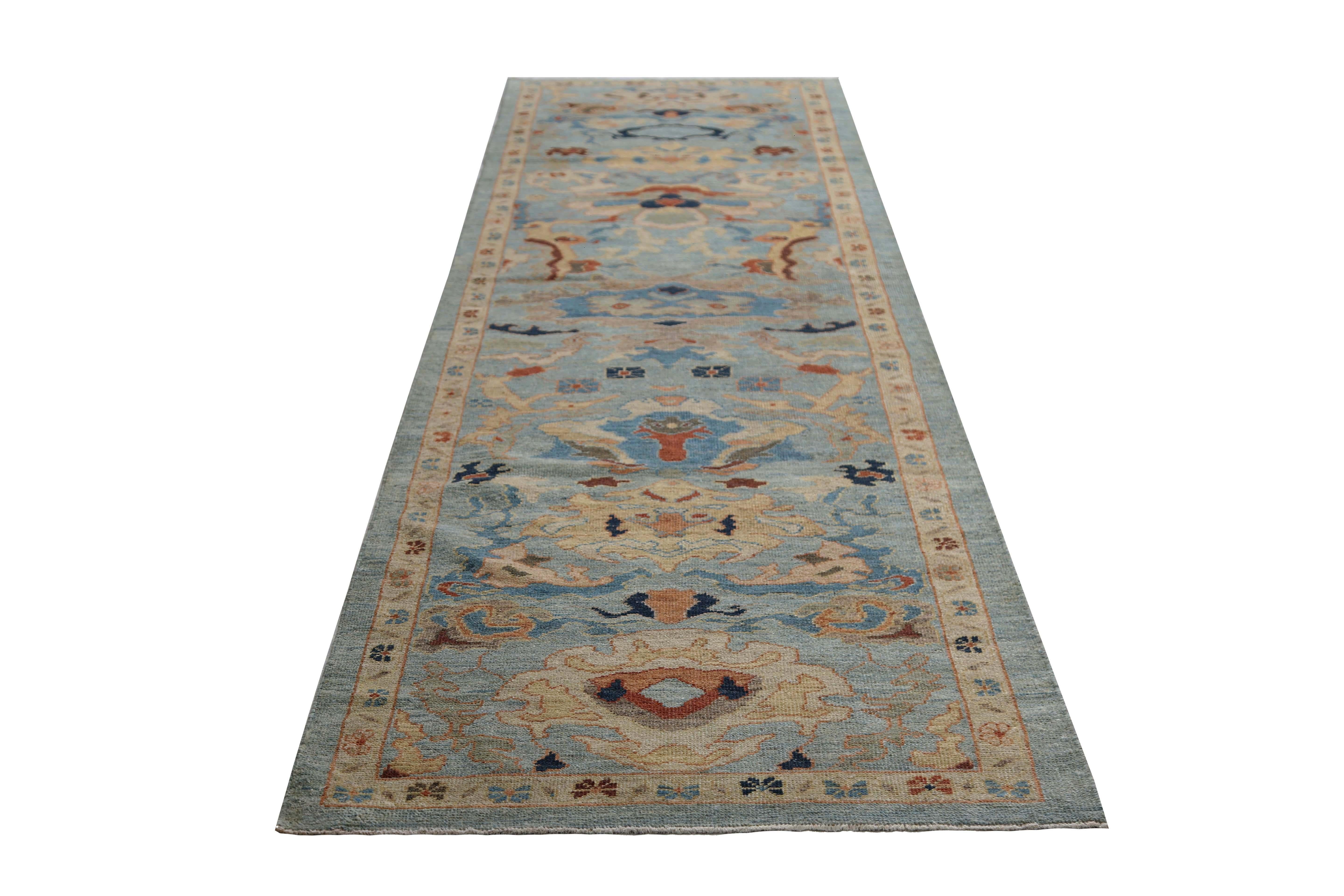 Vibrant Turkish Sultanabad Handmade Runner Rug In New Condition For Sale In Dallas, TX
