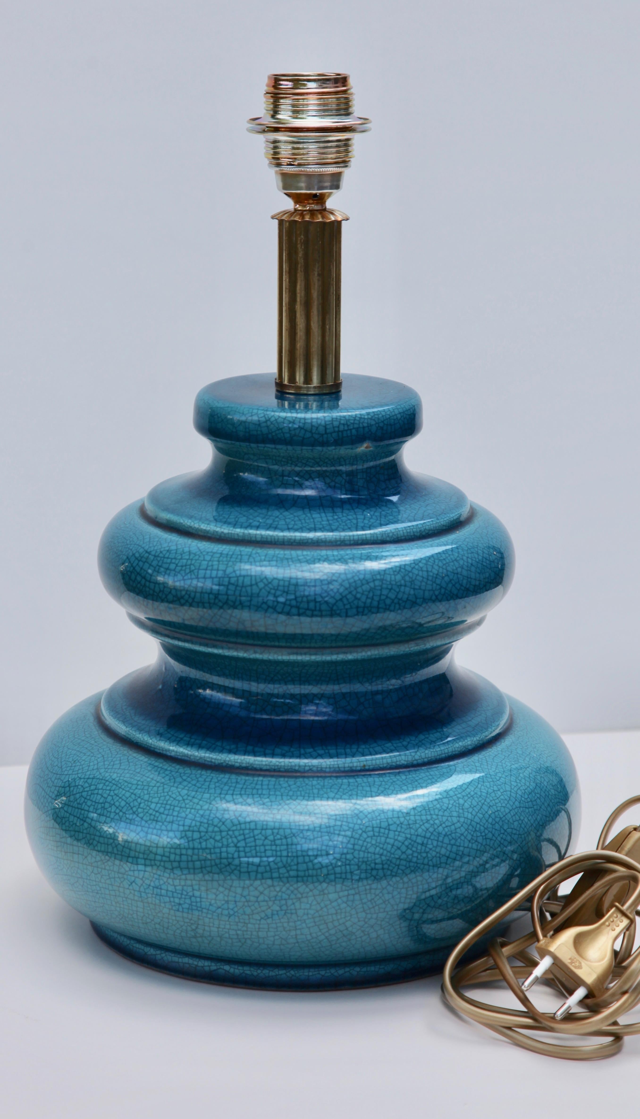 Chinese Vibrant Turquoise Ceramic Celadon Table Lamp with Fine Crackle Glaze