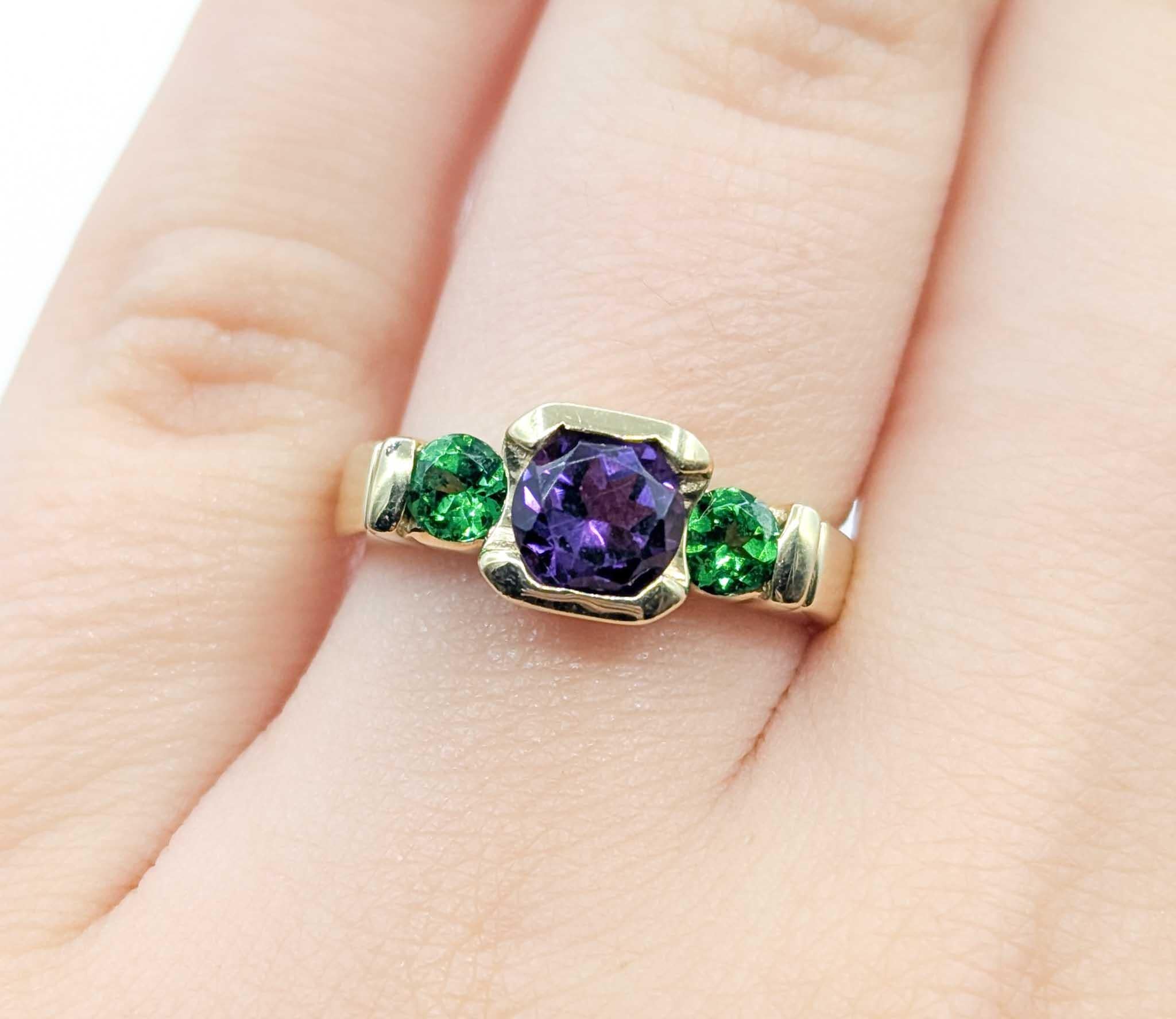 Vibrant Vintage Amethyst & Tsavorite Garnet Ring in 14k Yellow Gold In Excellent Condition For Sale In Bloomington, MN