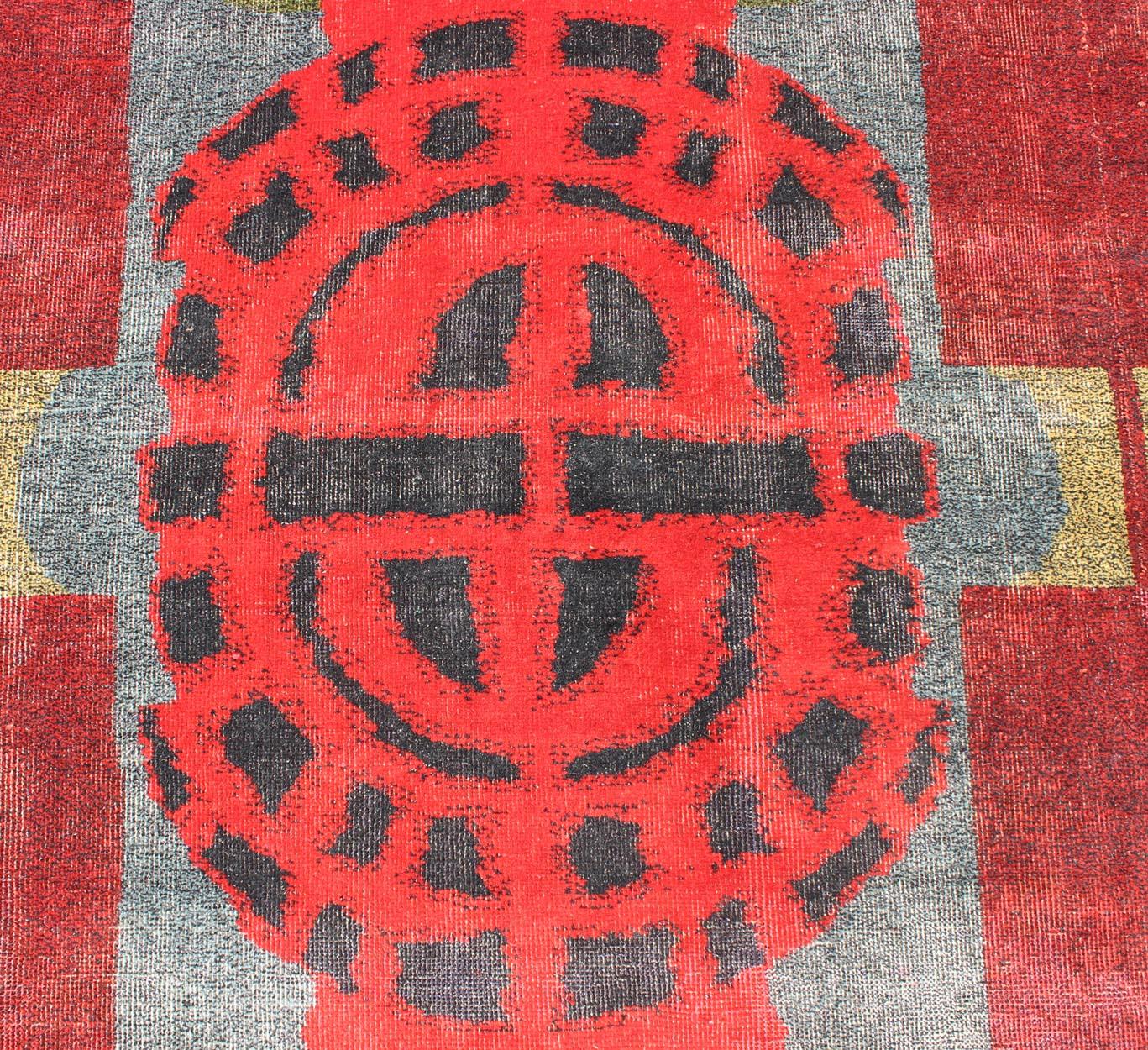 Wool Vibrant Vintage Rug with Mid-Century Modern and Geometric Design For Sale